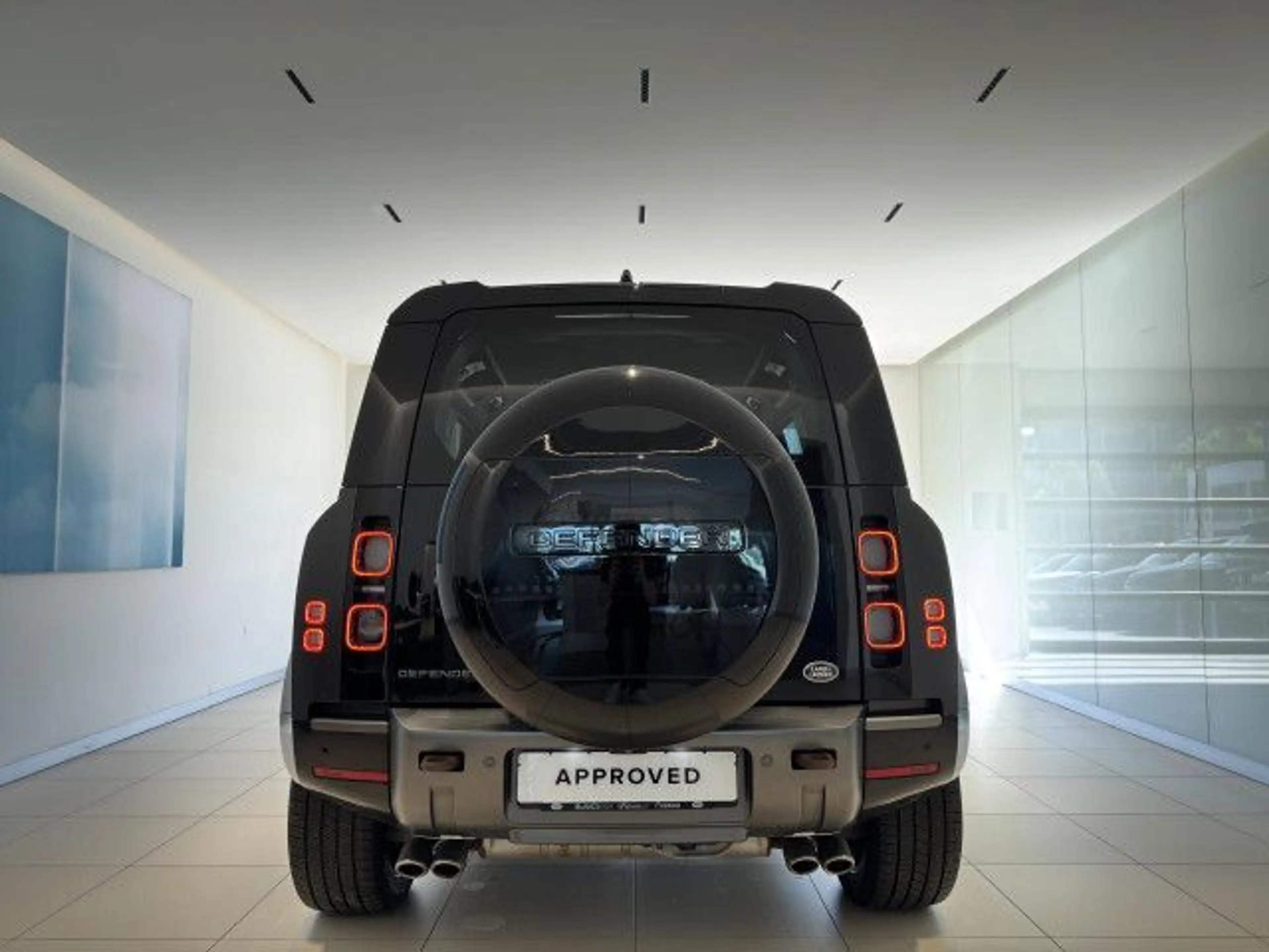 Land Rover Defender 110 P525 V8 Carpathian Edition AHK HUD — photo 6