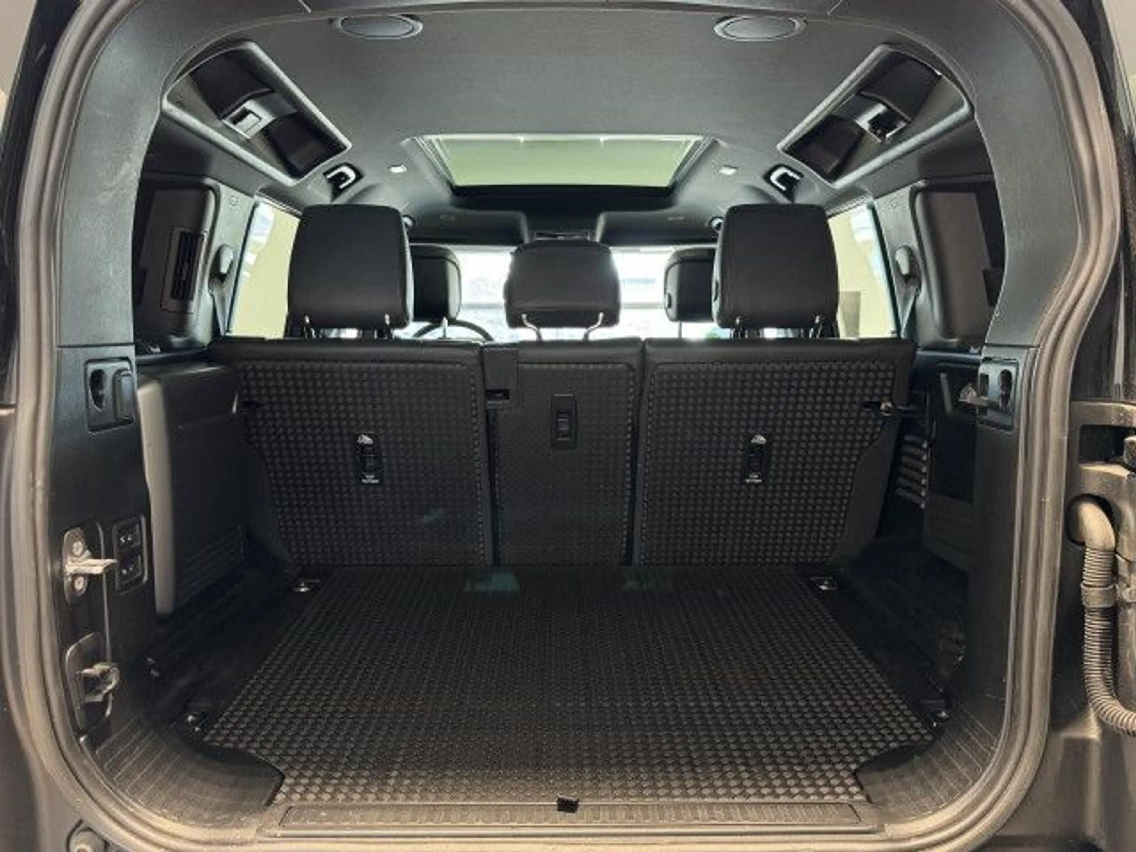 Land Rover Defender 110 P525 V8 Carpathian Edition AHK HUD — photo 14