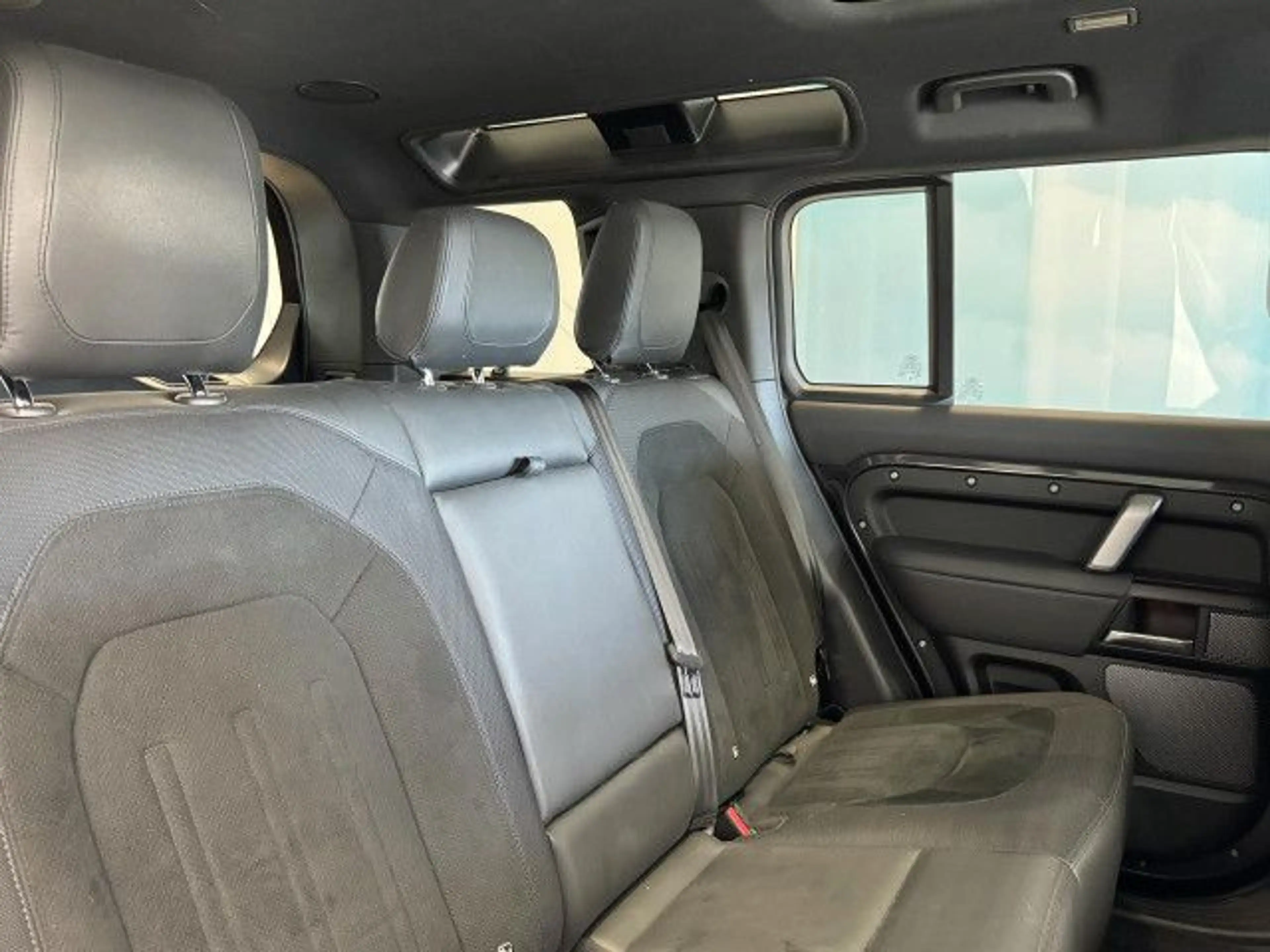 Land Rover Defender 110 P525 V8 Carpathian Edition AHK HUD — photo 5