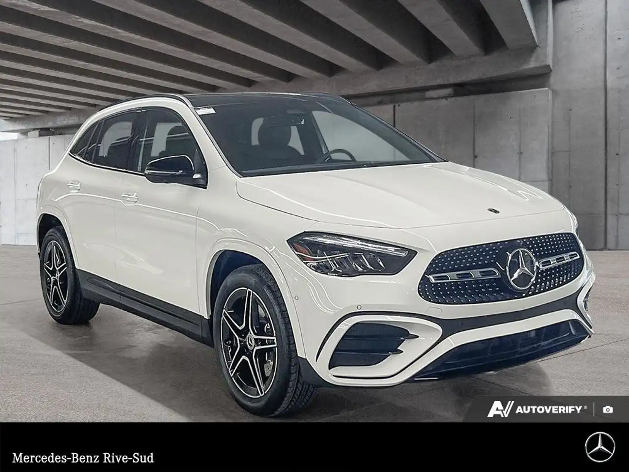 Mercedes-Benz GLA снимка Mercedes-Benz GLA