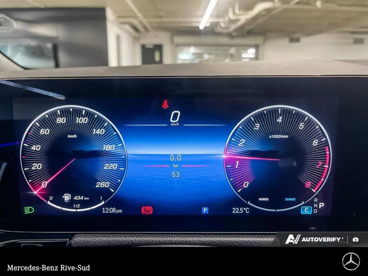 Mercedes-Benz GLA снимка Mercedes-Benz GLA
