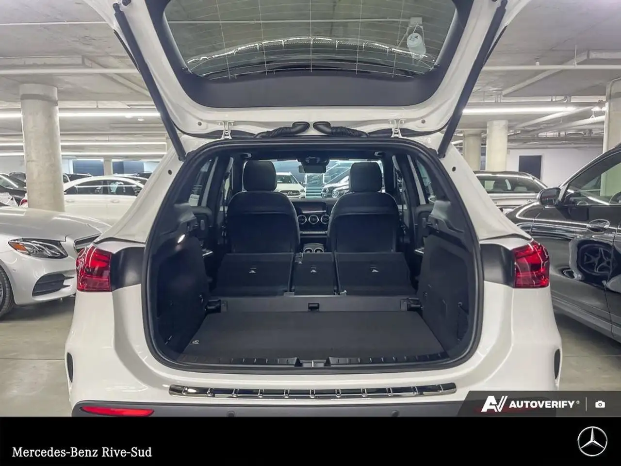 Mercedes-Benz GLA снимка Mercedes-Benz GLA