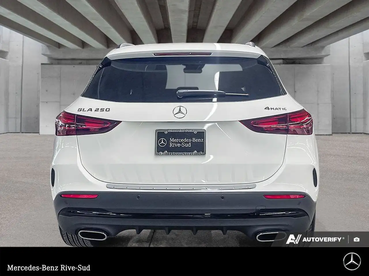 Mercedes-Benz GLA снимка Mercedes-Benz GLA