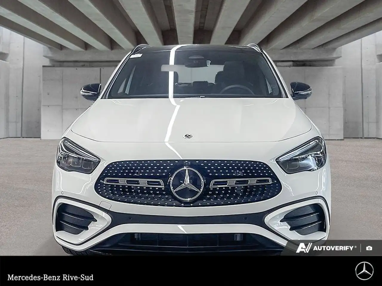 Mercedes-Benz GLA снимка Mercedes-Benz GLA