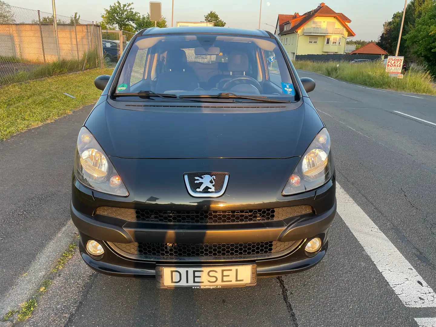 Peugeot 1007 HDi FAP 110 Sport crna - 2