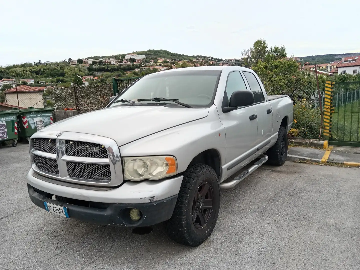 Dodge RAM Plateado - 1