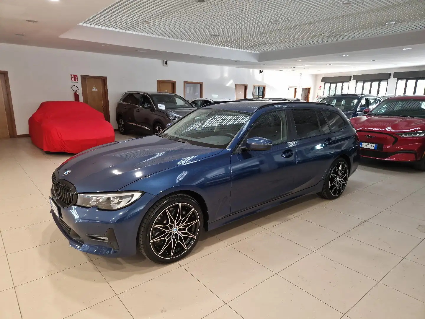 BMW 330 d 48V 286cv xDrive Touring auto Pelle Navi 19” Blu/Azzurro - 1