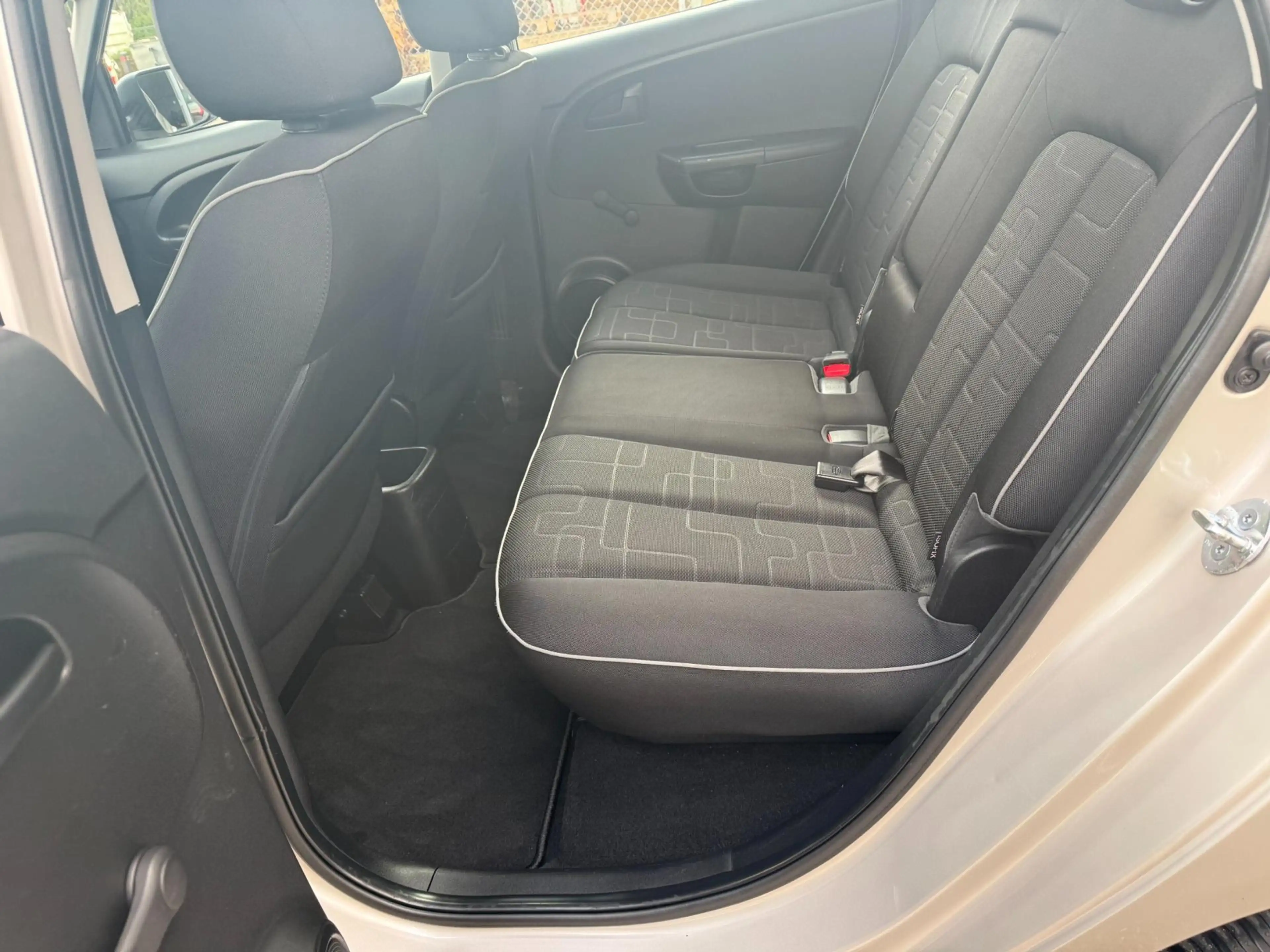 Kia Venga 1.6 CVVT Comfort Pack AUTOMAAT | 1e EIEGNAAR | CRU — photo 8