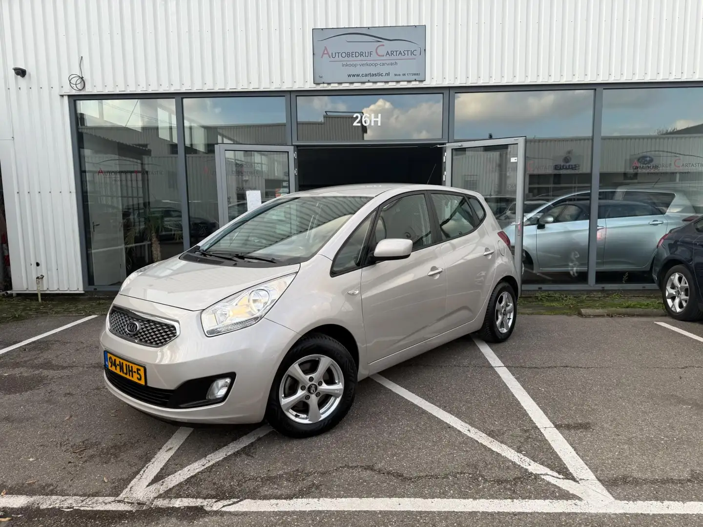 Kia Venga 1.6 CVVT Comfort Pack AUTOMAAT | 1e EIEGNAAR | CRU Gris - 1