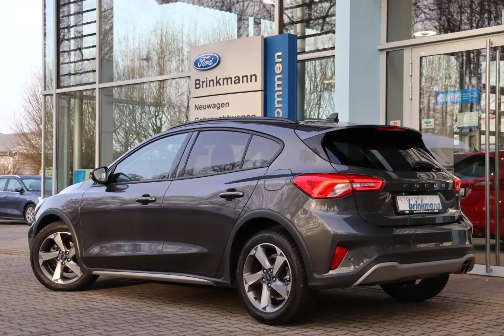 Ford Focus 1.0 EcoBoost Hybrid ACTIVE Grau - 2