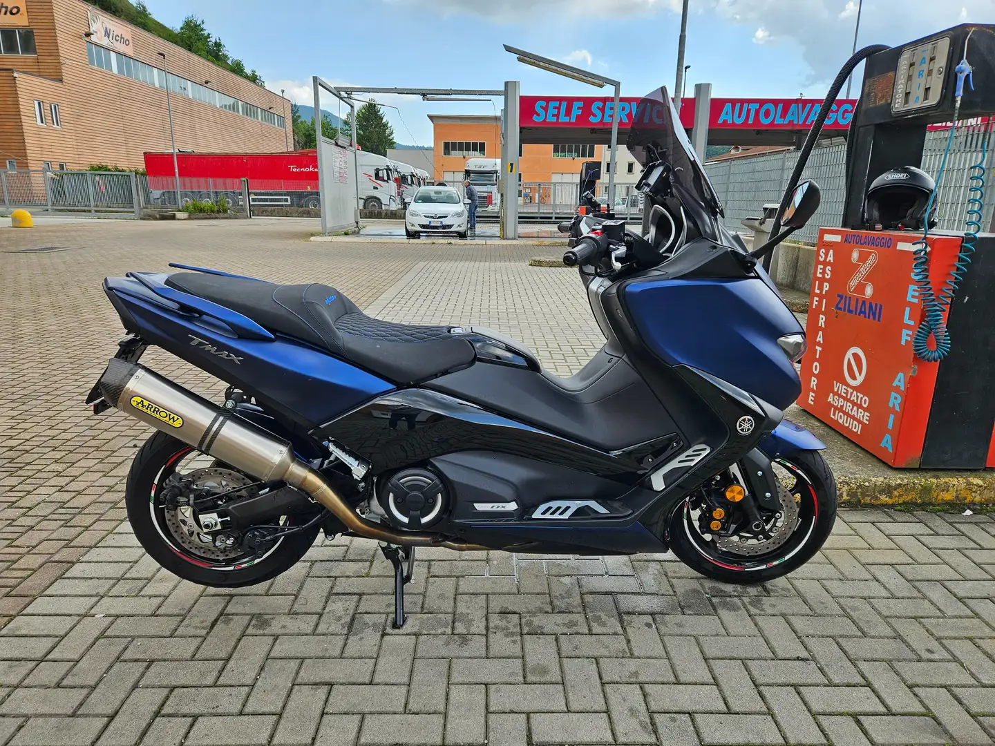 Yamaha TMAX DX Blue - 2