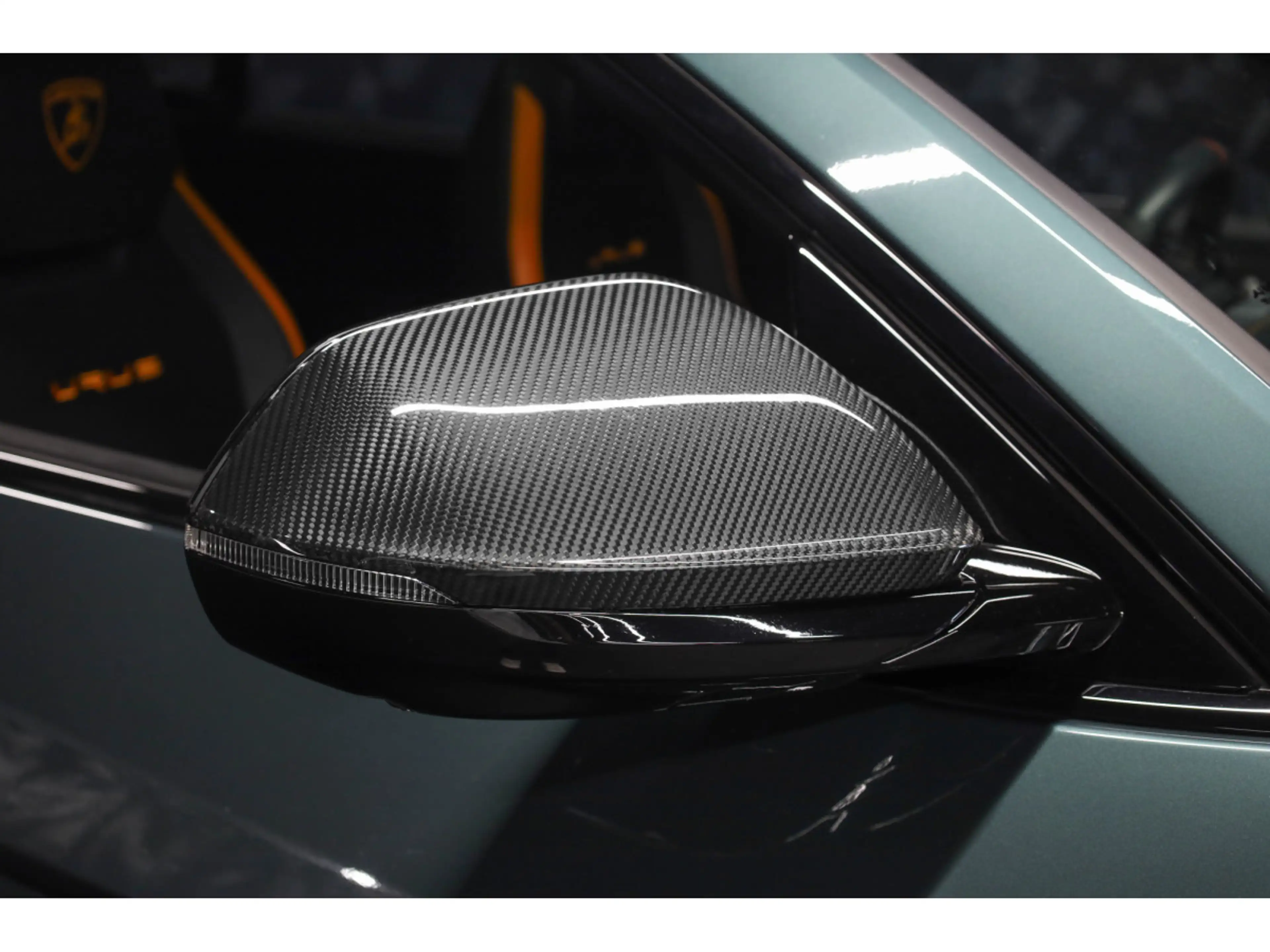 Lamborghini Urus PERFORMANTE Akrapovic / VERDE LARES — photo 14