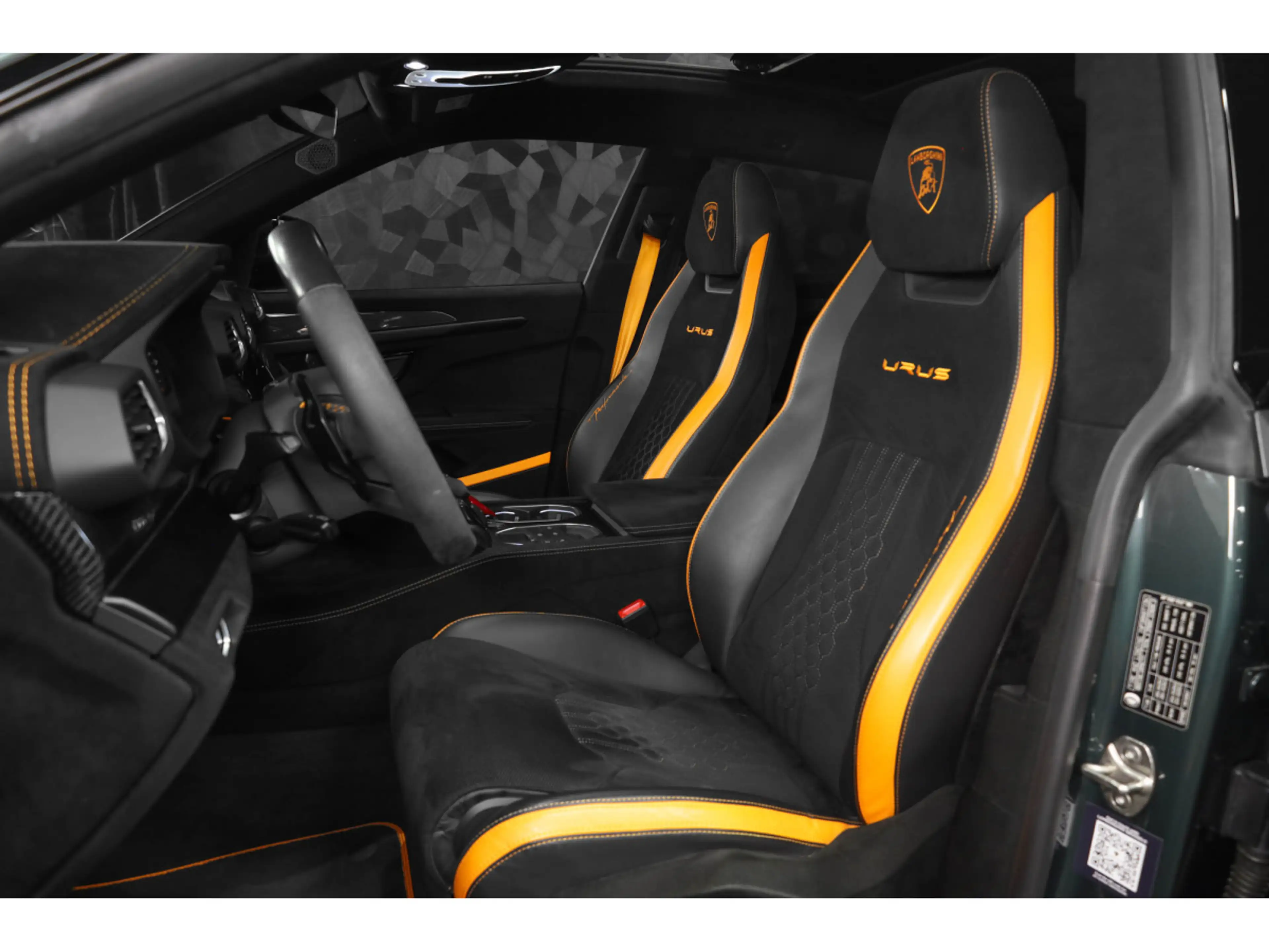 Lamborghini Urus PERFORMANTE Akrapovic / VERDE LARES — photo 9
