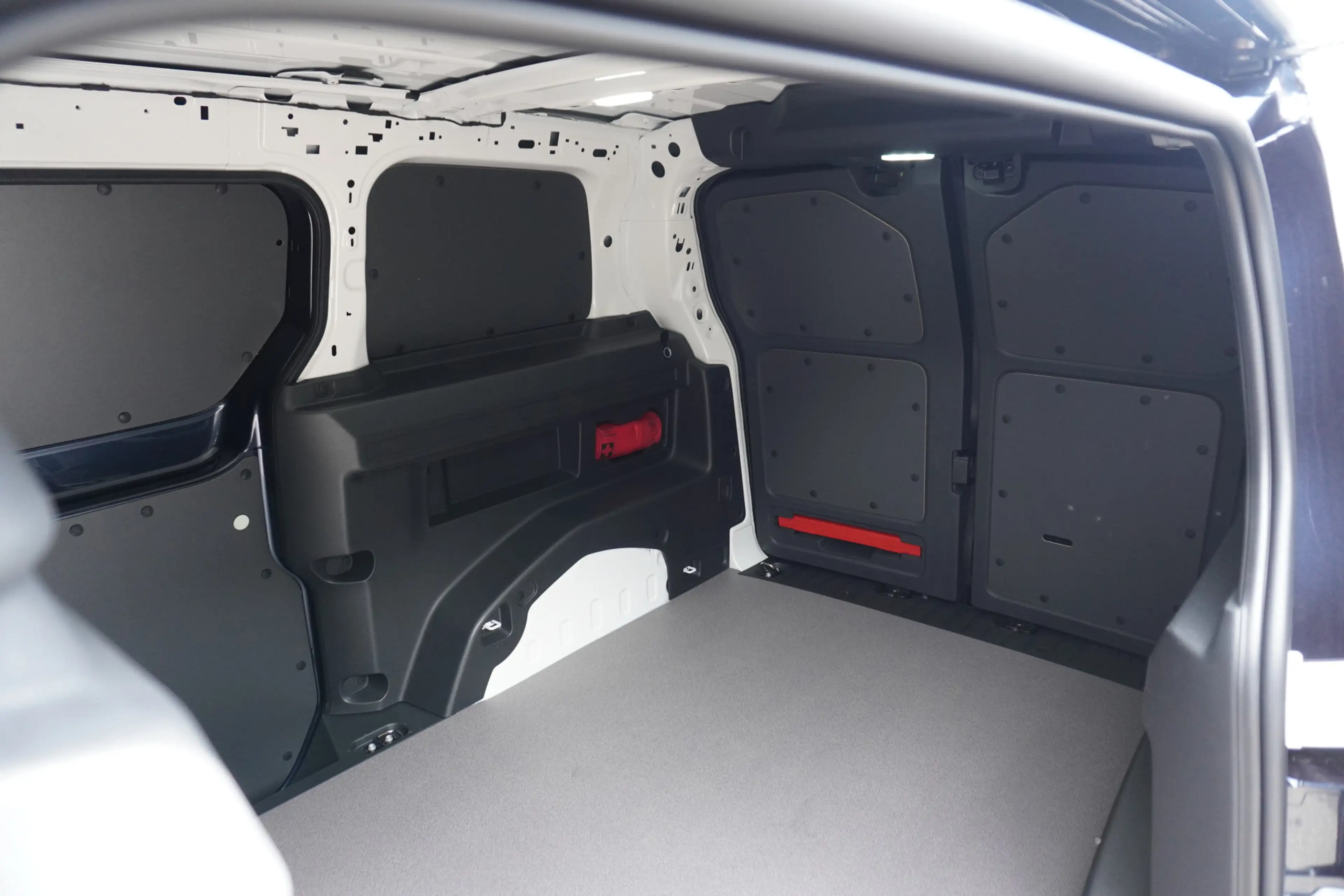 Volkswagen ID. Buzz Cargo ID. Buzz Cargo 340 pk 4-Motion, Bulli Limited Edit — photo 6