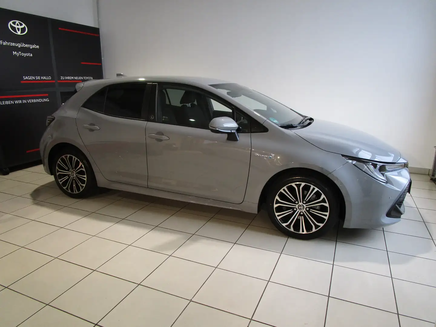 Toyota Corolla Corolla 1.8 Hybrid Team Deutschland Grau - 1