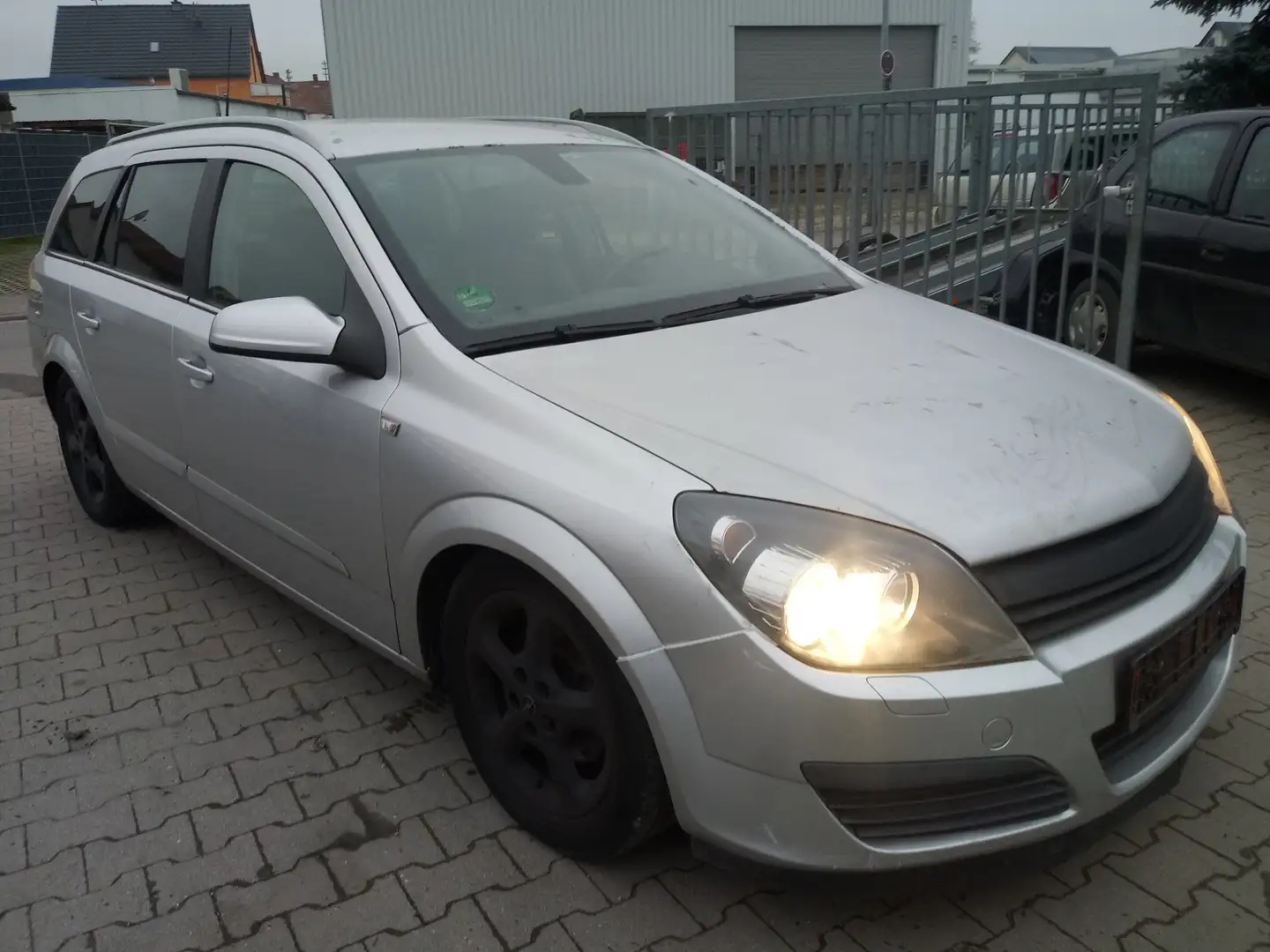 Opel Astra 1.8 16V HU & AU Neu! Silber - 2