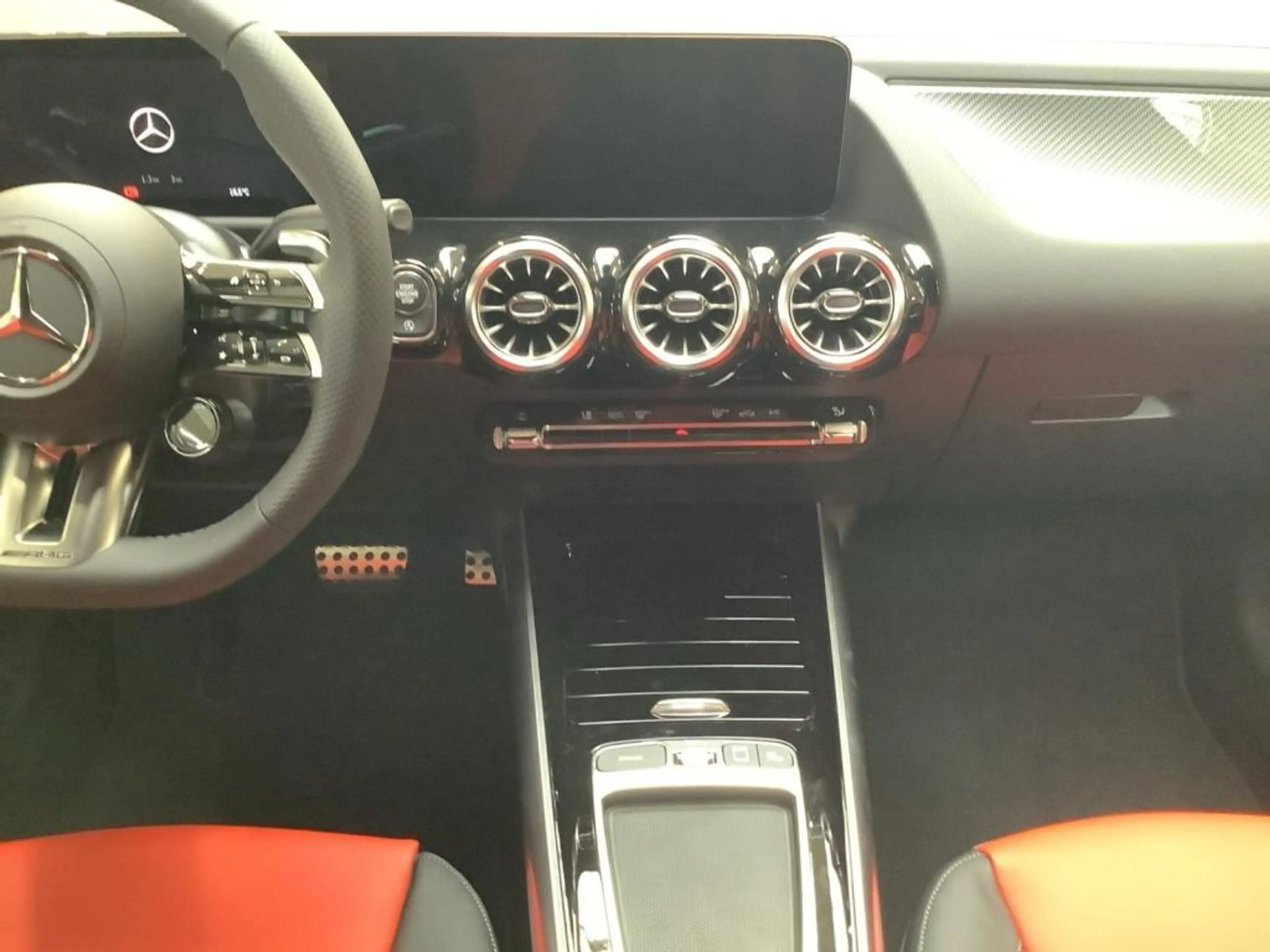 Mercedes-Benz GLA 35 AMG AMG GLA 35 4MATIC NIGHT+20"+MULTIBEAM — photo 13