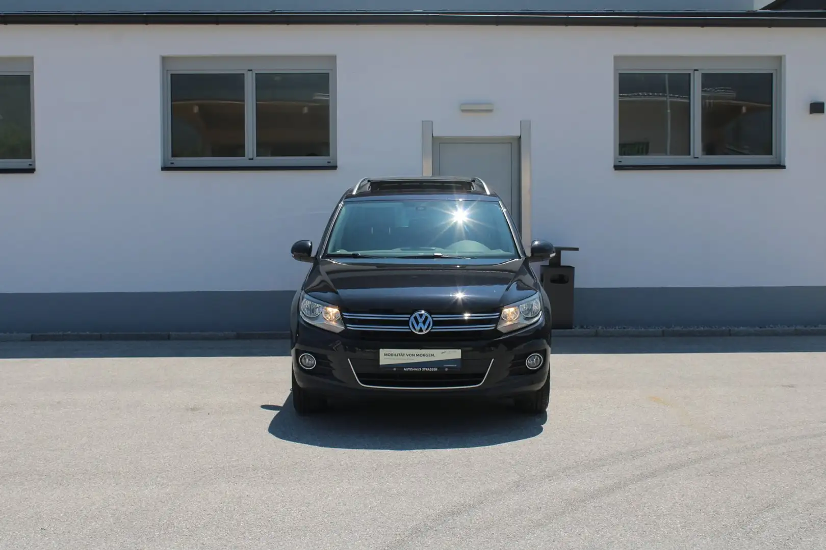 Volkswagen Tiguan Sport & Style TSI DSG Zwart - 2