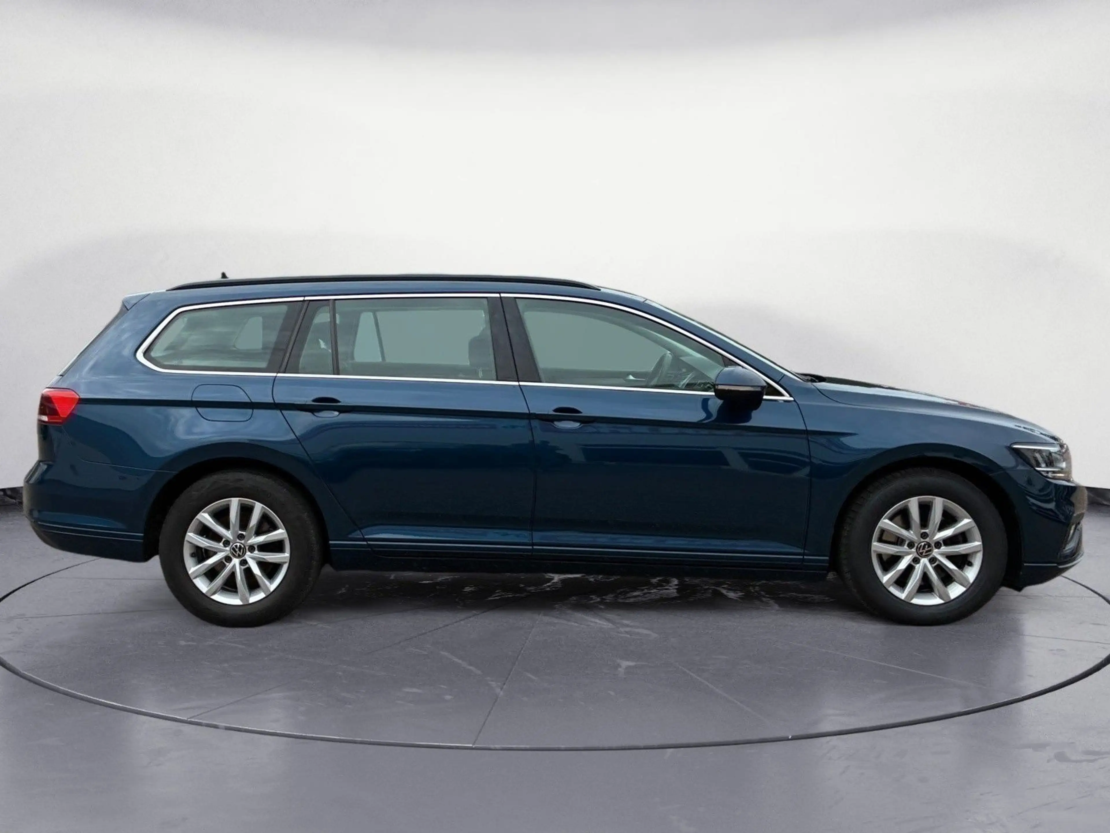 Volkswagen Passat Variant 2.0 TDI ACC*NAVI*SHZ*PDC*KAMERA*L — photo 5