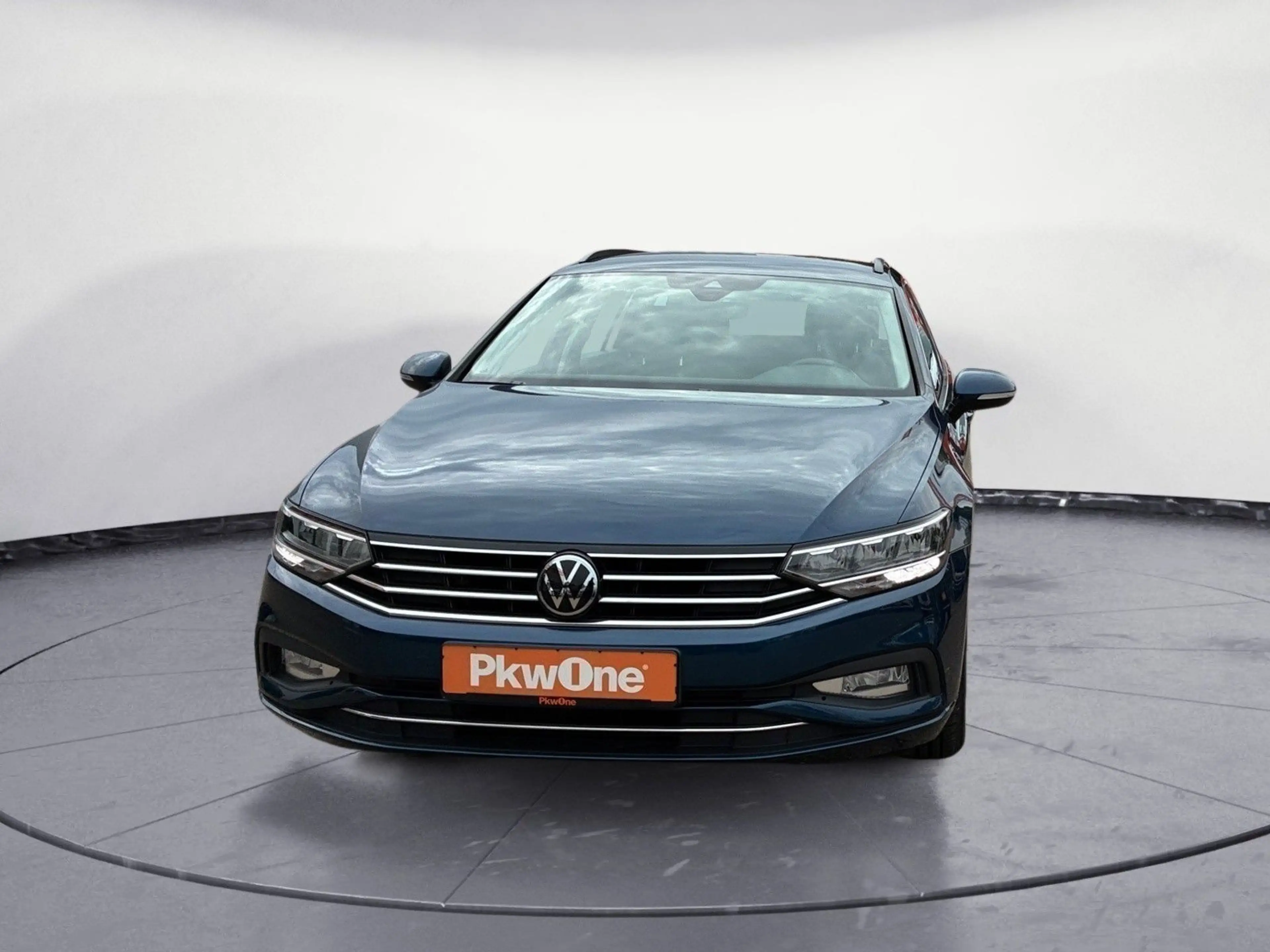 Volkswagen Passat Variant 2.0 TDI ACC*NAVI*SHZ*PDC*KAMERA*L — photo 6