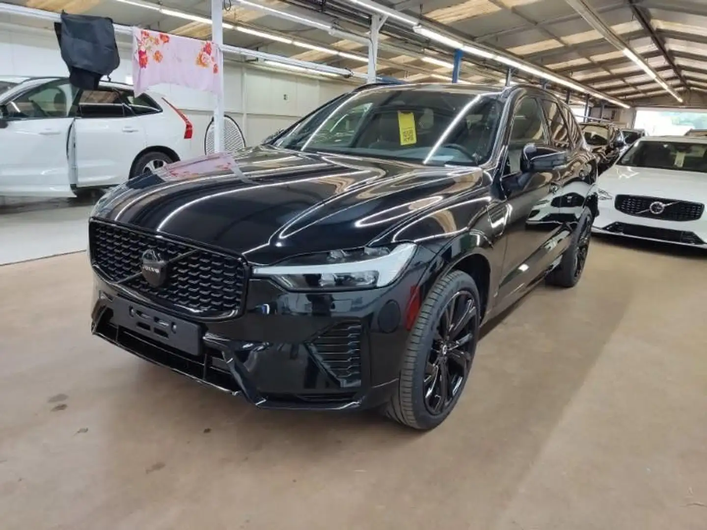 Volvo XC60 T8 AWD Plus Black Edition Plug-In SD Schwarz - 1