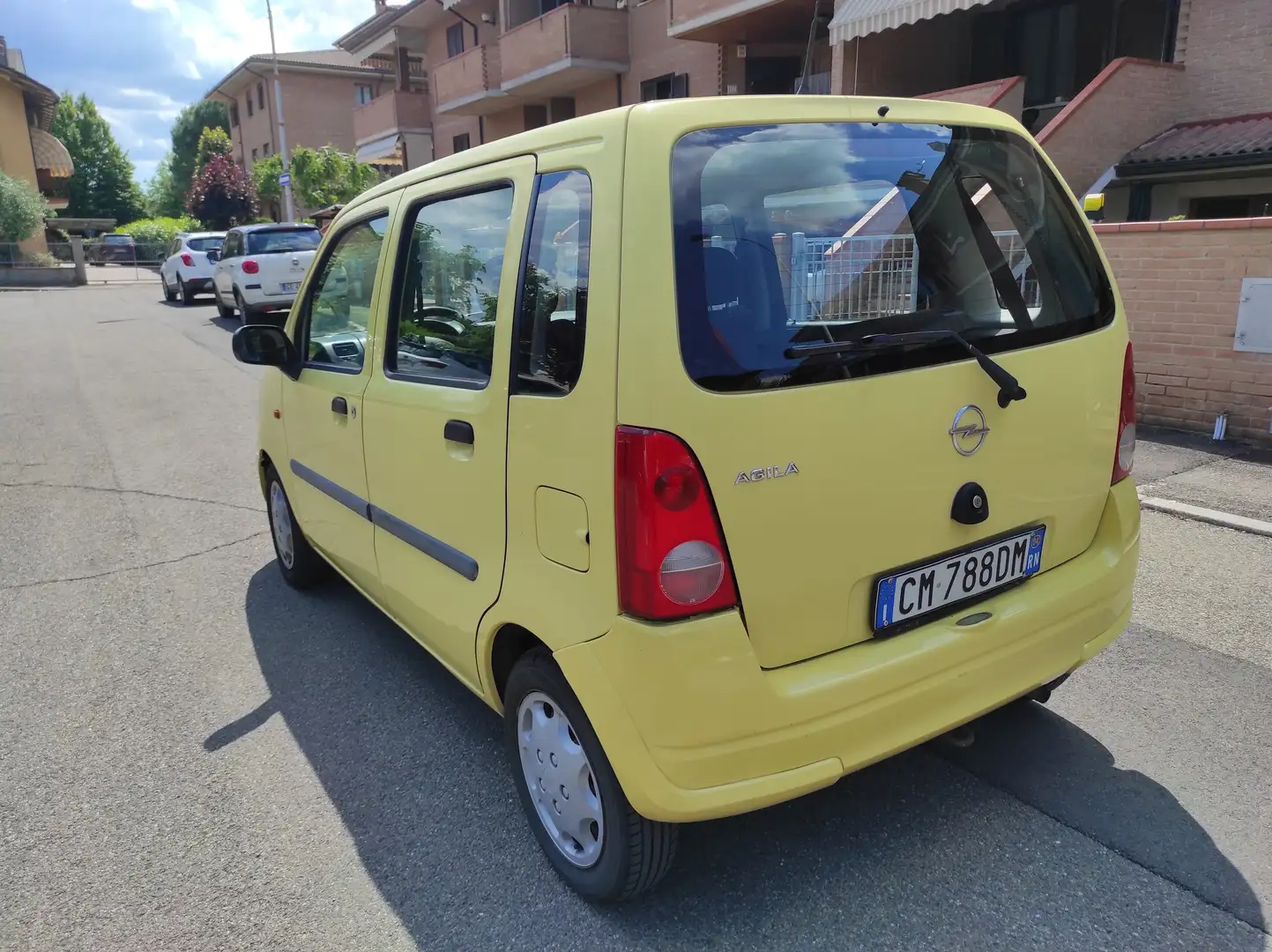 Opel Agila Agila 1.0 3 cil. Geel - 2