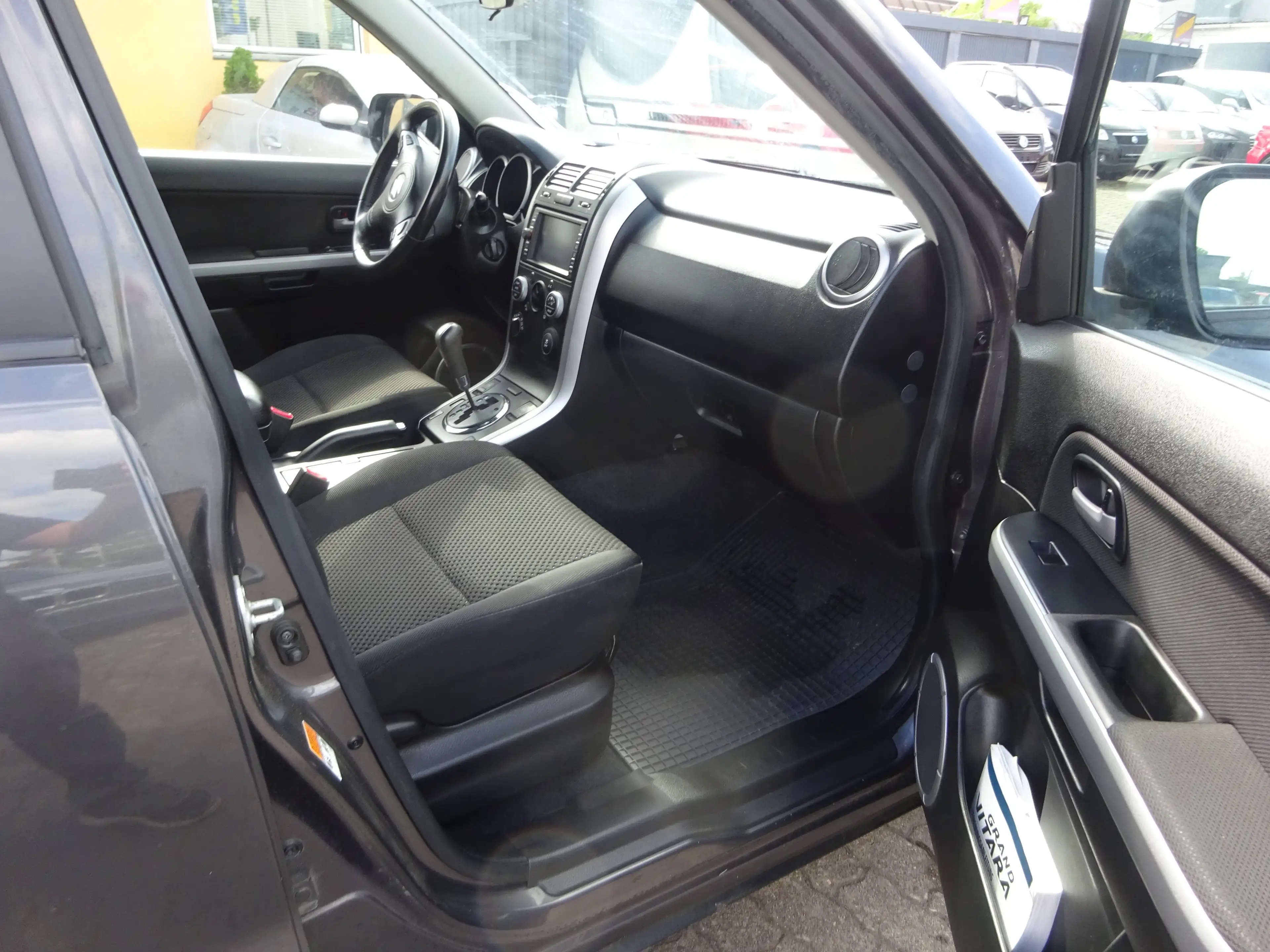 Suzuki Grand Vitara Grand Vitara 2.4 Automatik 4x4  Euro 5 Tüv 6/27 Super zustand — photo 11