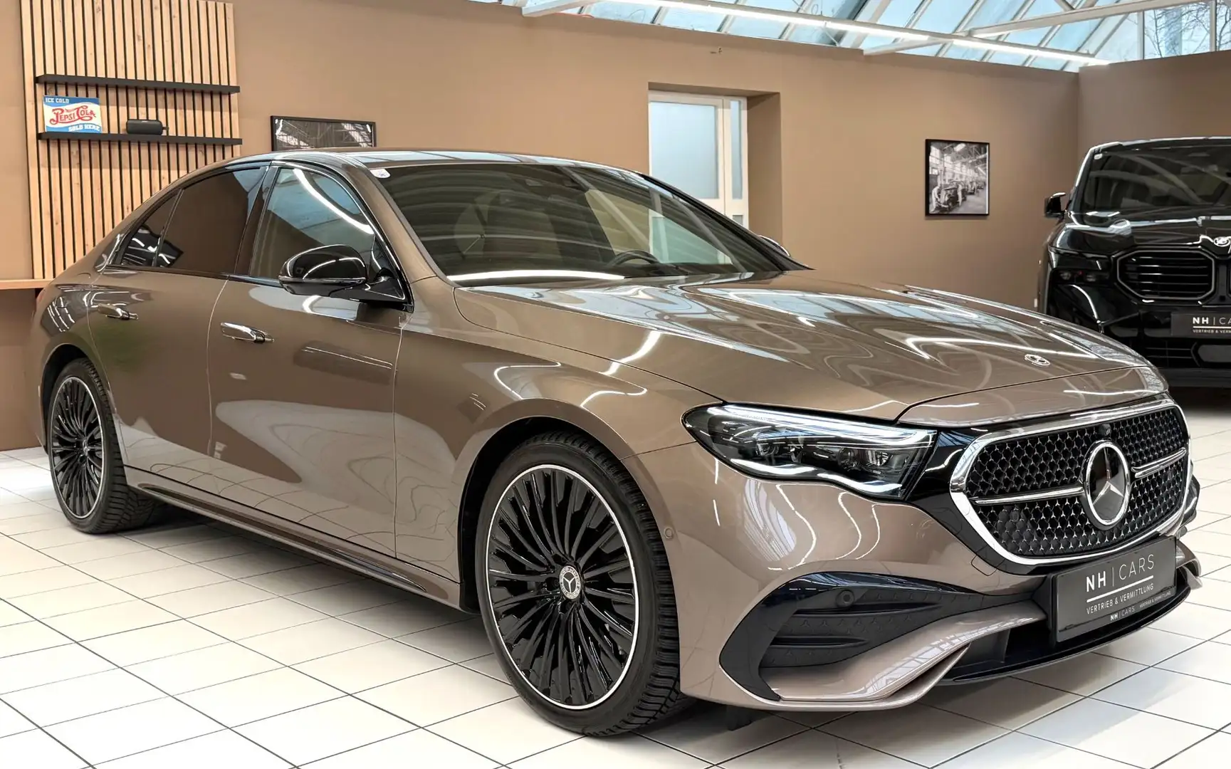 Mercedes-Benz E 220 E-Klasse E 220 d AMG Line Premium Braun - 1