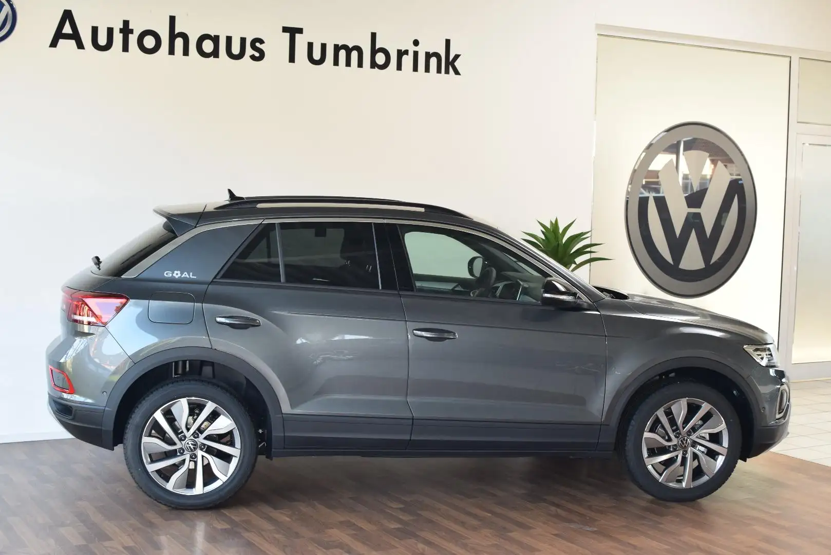 Volkswagen T-Roc Goal TSI DSG Navi AHK Kamera Gris - 2