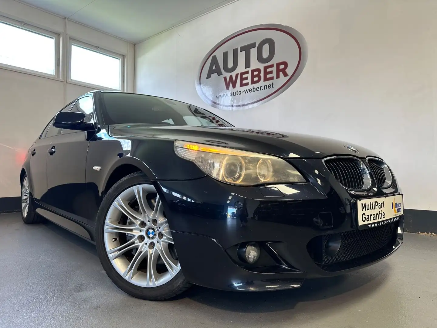BMW 550 I A LIM*LEDER*BT*HEAD* NAVI*GSHD*M SPORT*V8* Negru - 1