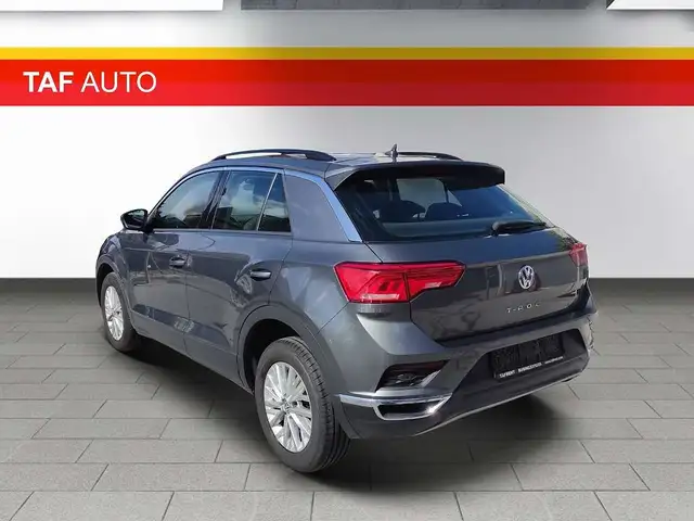 Volkswagen T-Roc view 10