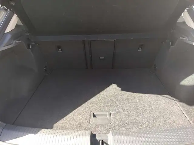 Volkswagen T-Roc view 8