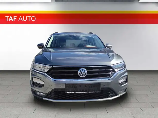 Volkswagen T-Roc view 3