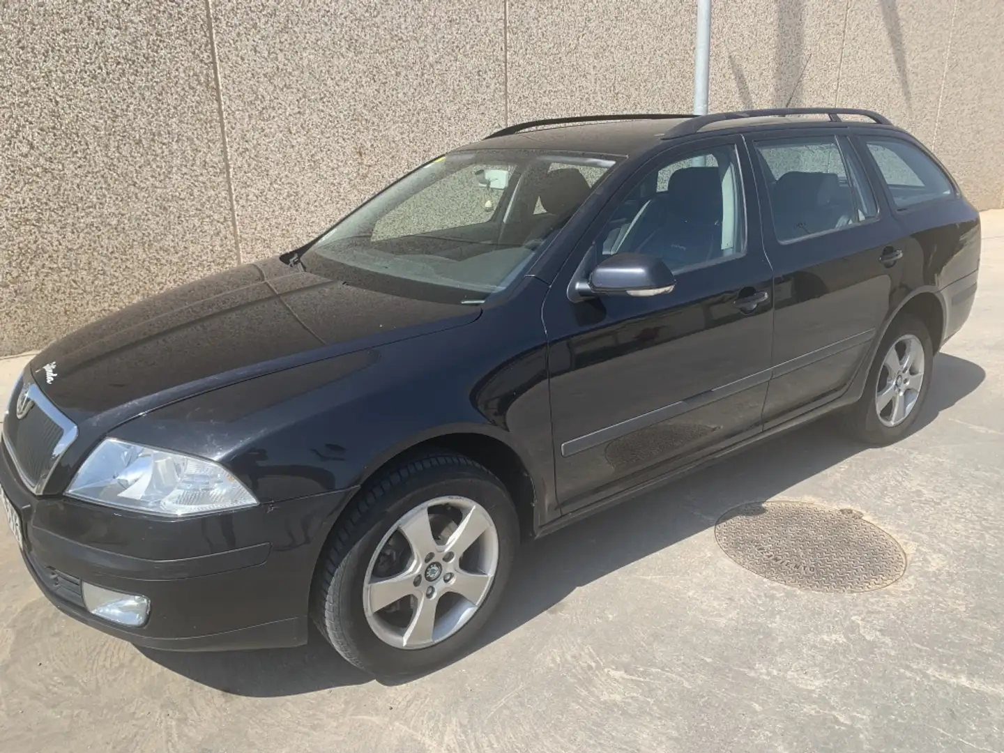 Skoda Octavia Familiar Manual de 5 Puertas Negro - 1