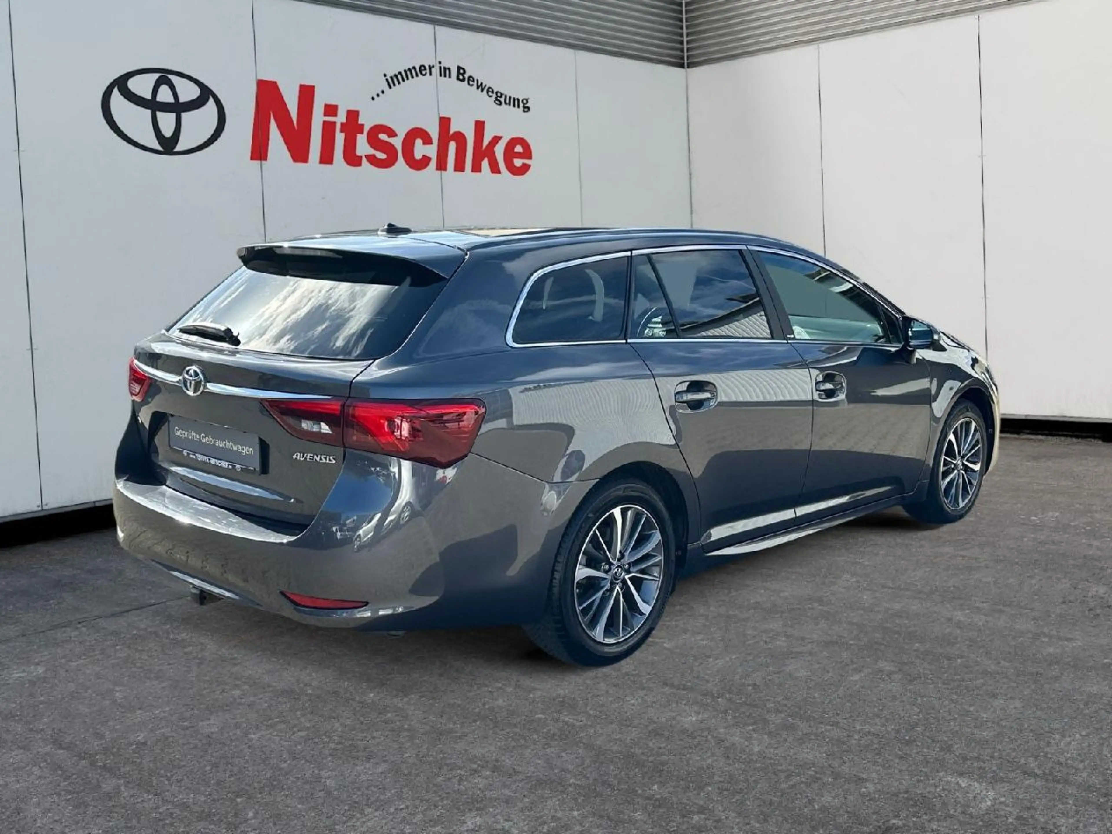 Toyota Avensis Edition-S+, AHK — photo 5