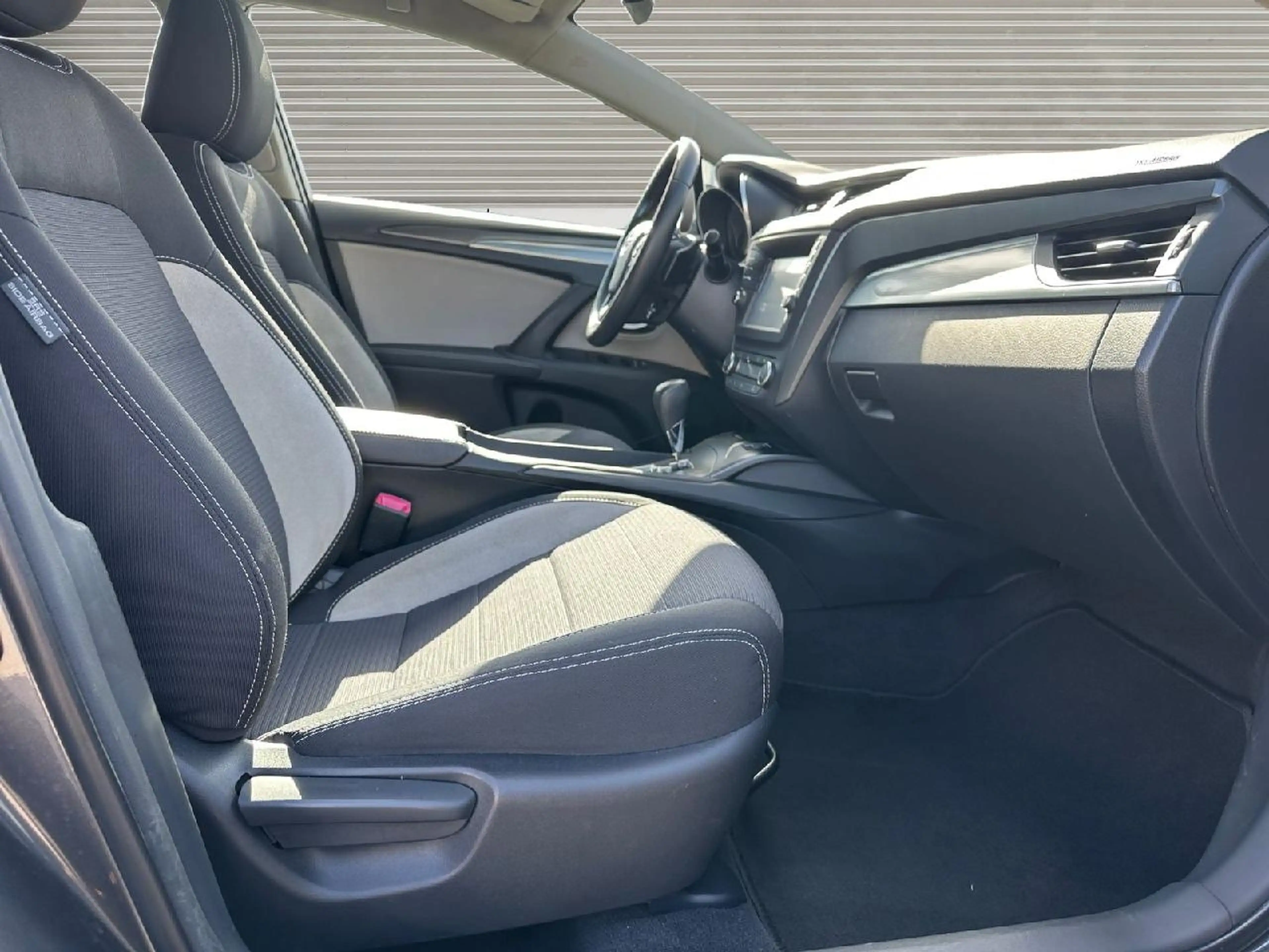 Toyota Avensis Edition-S+, AHK — photo 15