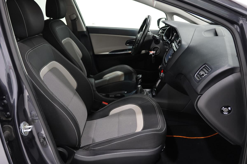 Kia Ceed / cee'd 1.4 - 100 JA16 - CAM - GPS — photo 8