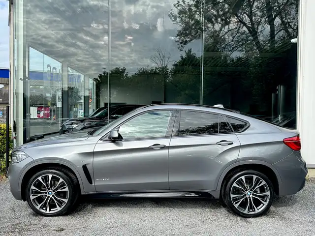 BMW X6 view 5
