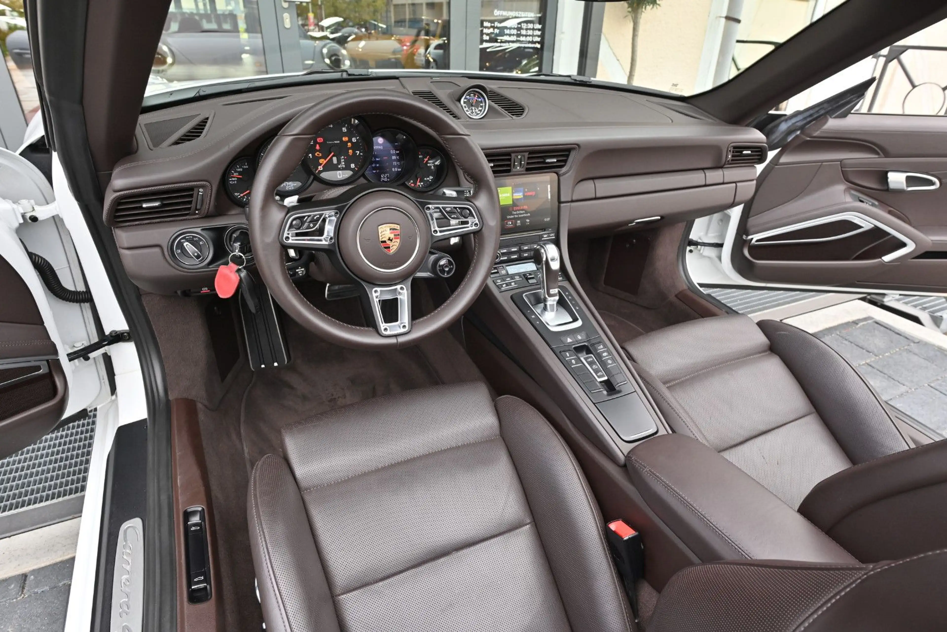 Porsche 991 .2-4S Cabriolet/Voll!Burmester/Sportsitze/1A! — photo 2