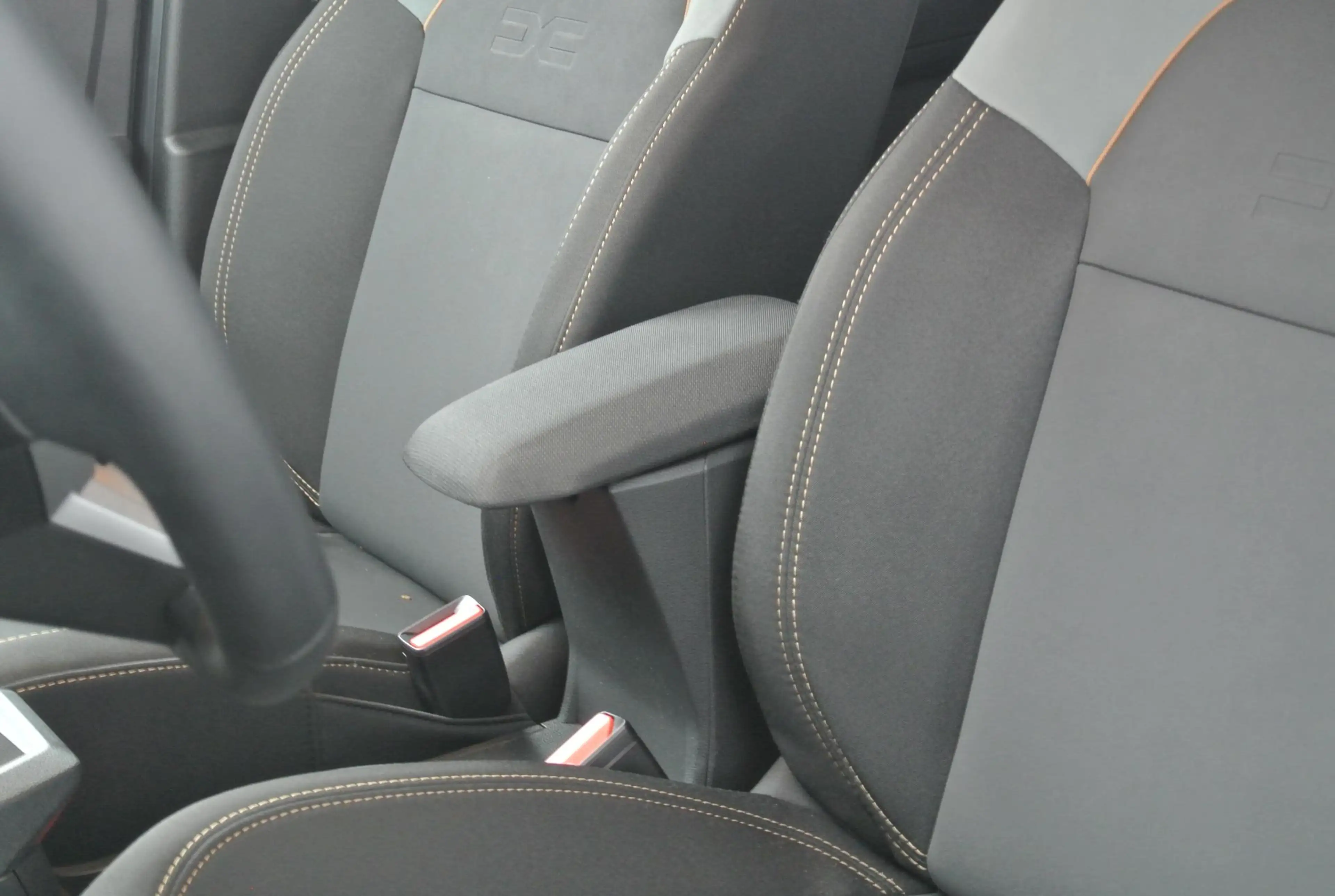 Dacia Jogger 1.8 hybrid 155 extreme 7p. | Pack Winter | Pack Dr — photo 8