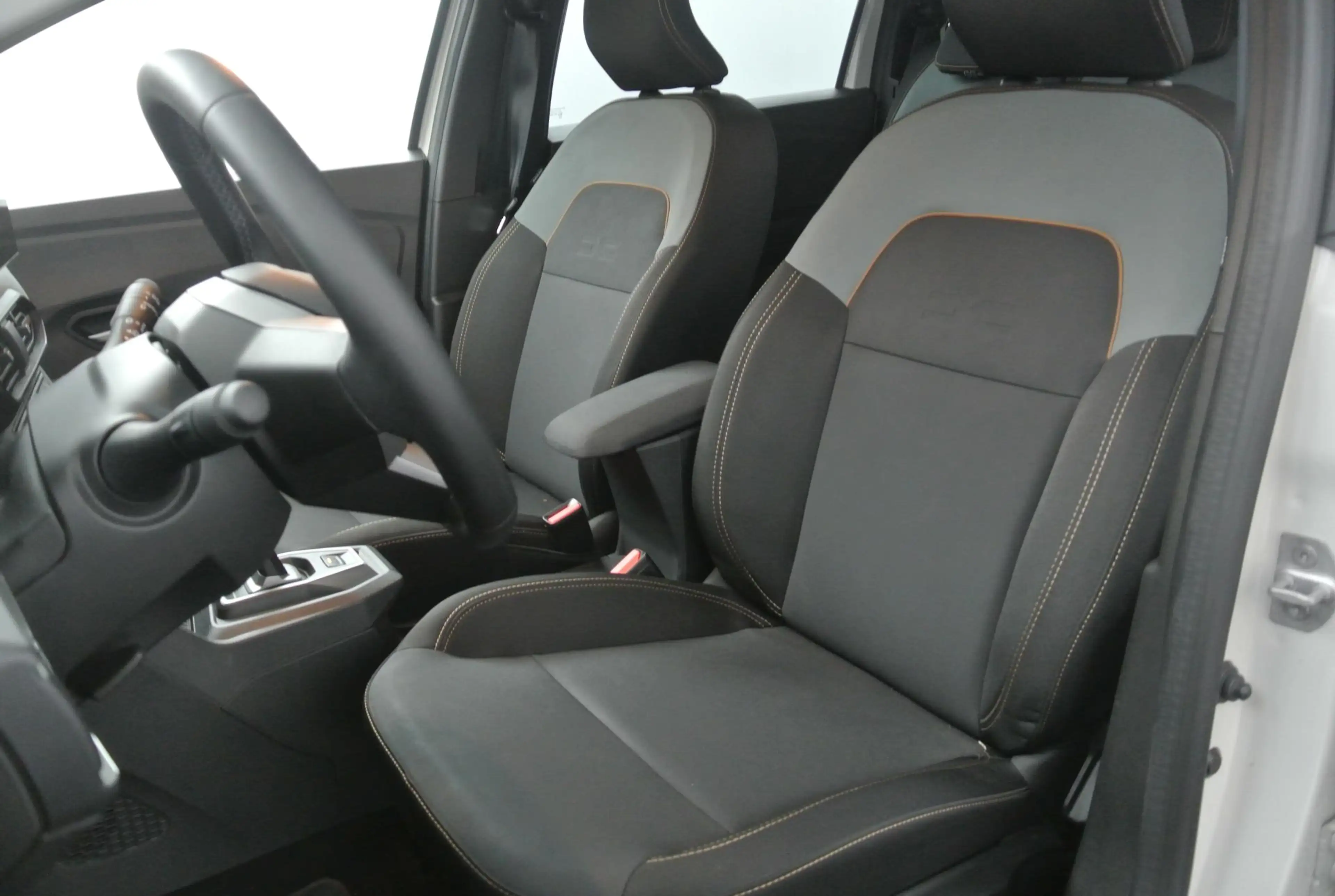 Dacia Jogger 1.8 hybrid 155 extreme 7p. | Pack Winter | Pack Dr — photo 7
