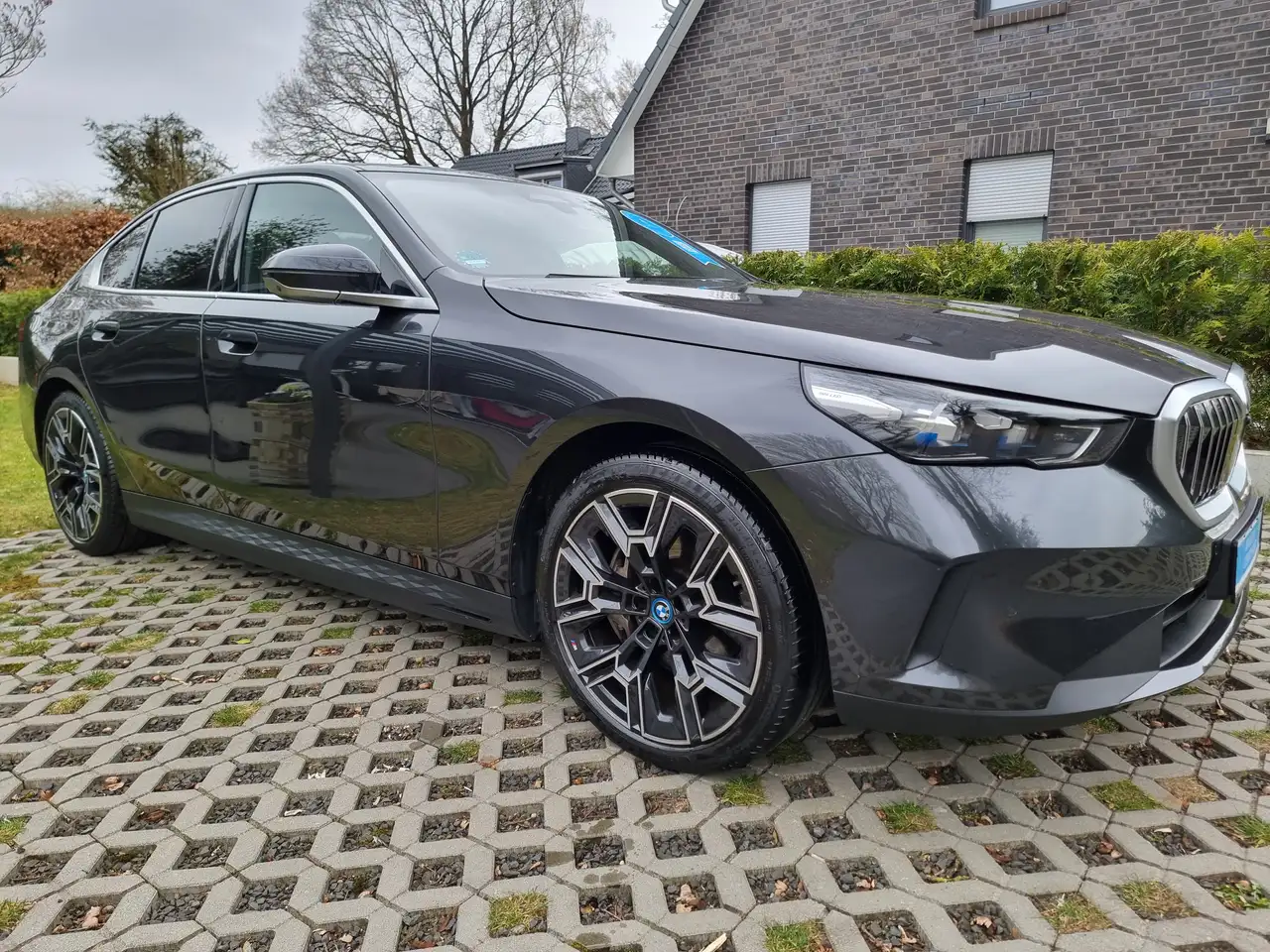 BMW i5 i5 eDrive 40, 360° Cam, Pano, Sitzklima, B&W 8