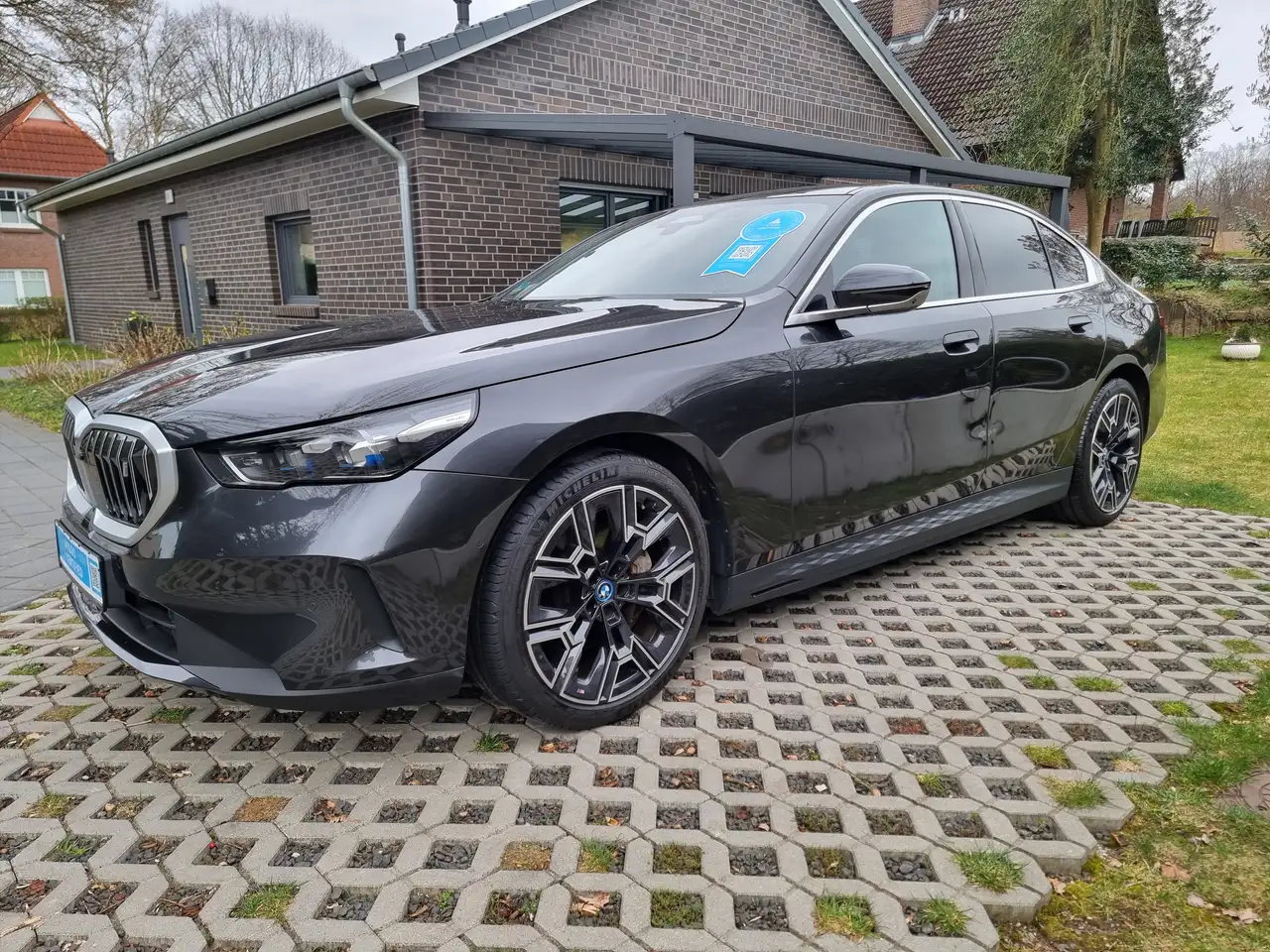 BMW i5 i5 eDrive 40, 360° Cam, Pano, Sitzklima, B&W 2