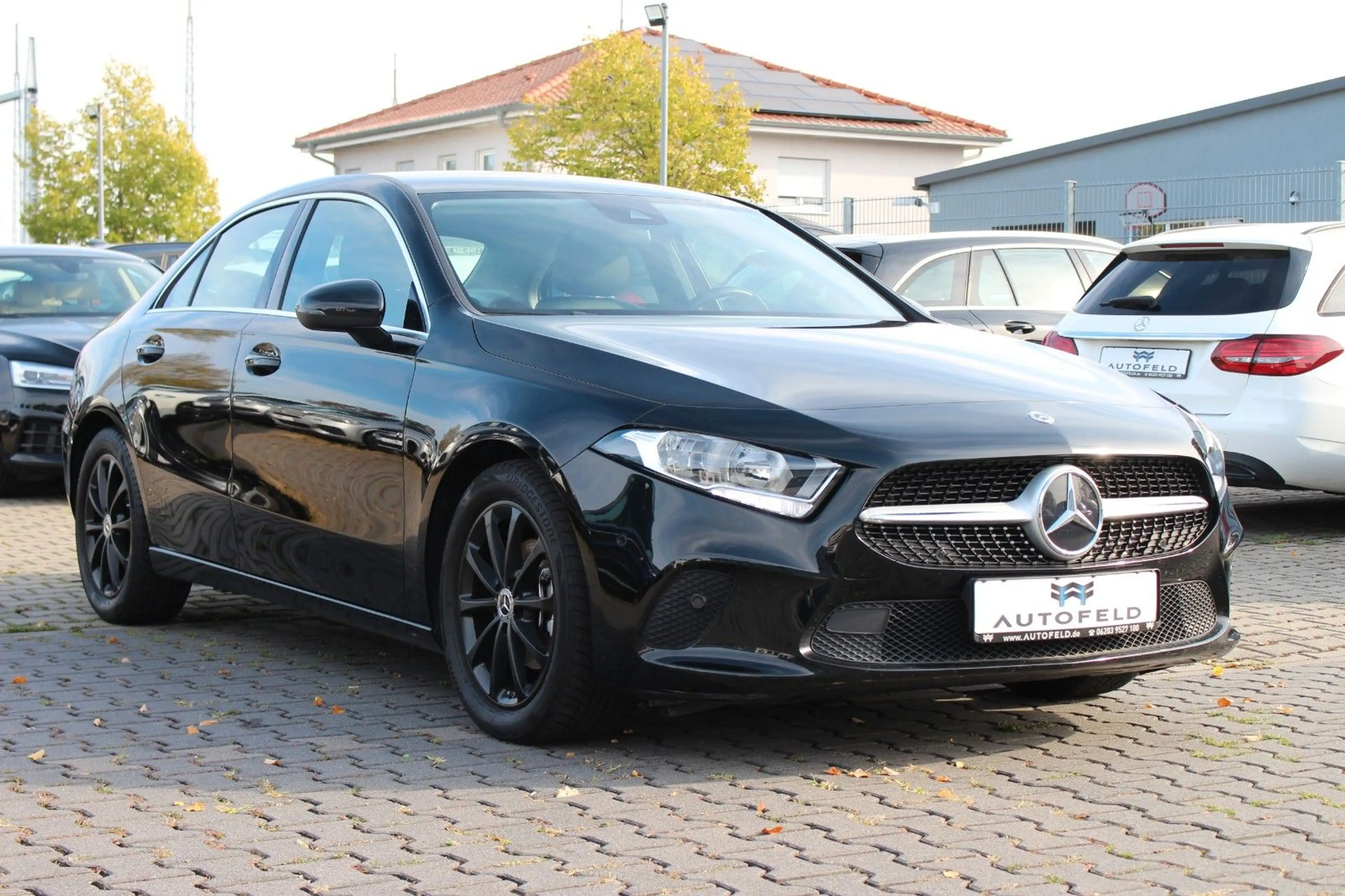 Mercedes-Benz A 180 /VOLL SHEFT/KLIMA/SHZ/PDC/TEMP/NAVI/8FACH/ — photo 4
