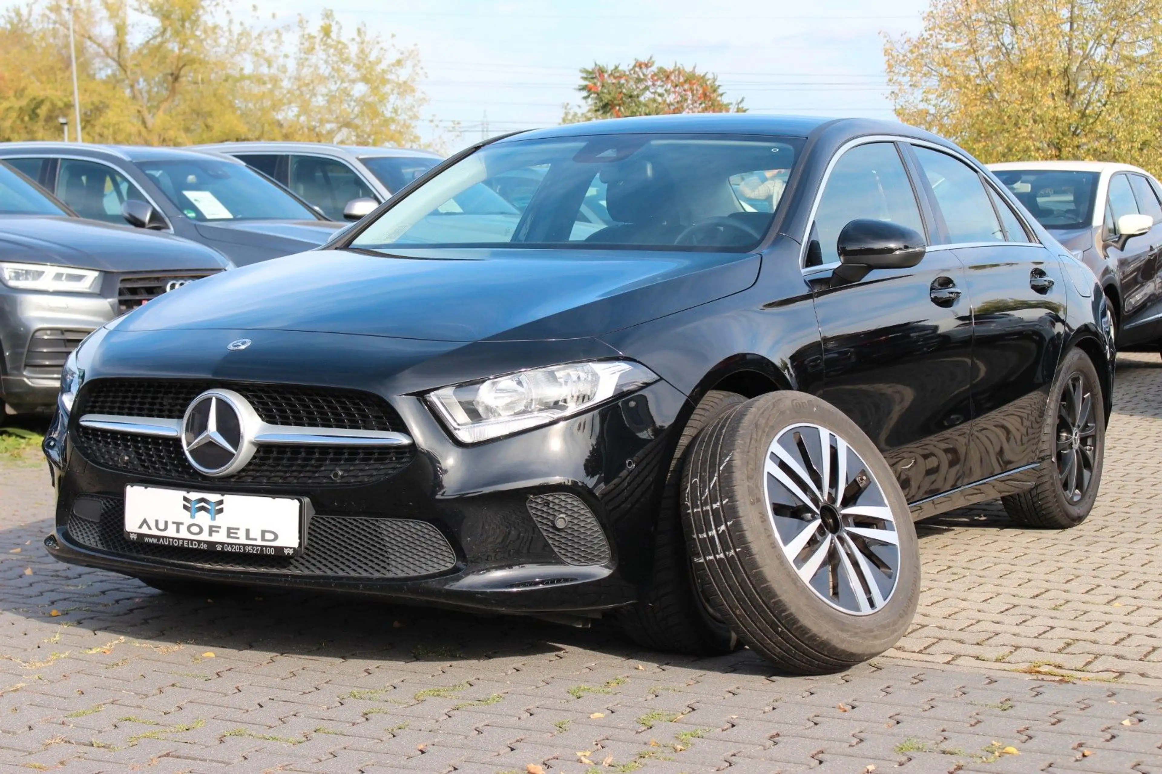 Mercedes-Benz A 180 /VOLL SHEFT/KLIMA/SHZ/PDC/TEMP/NAVI/8FACH/ — photo 2