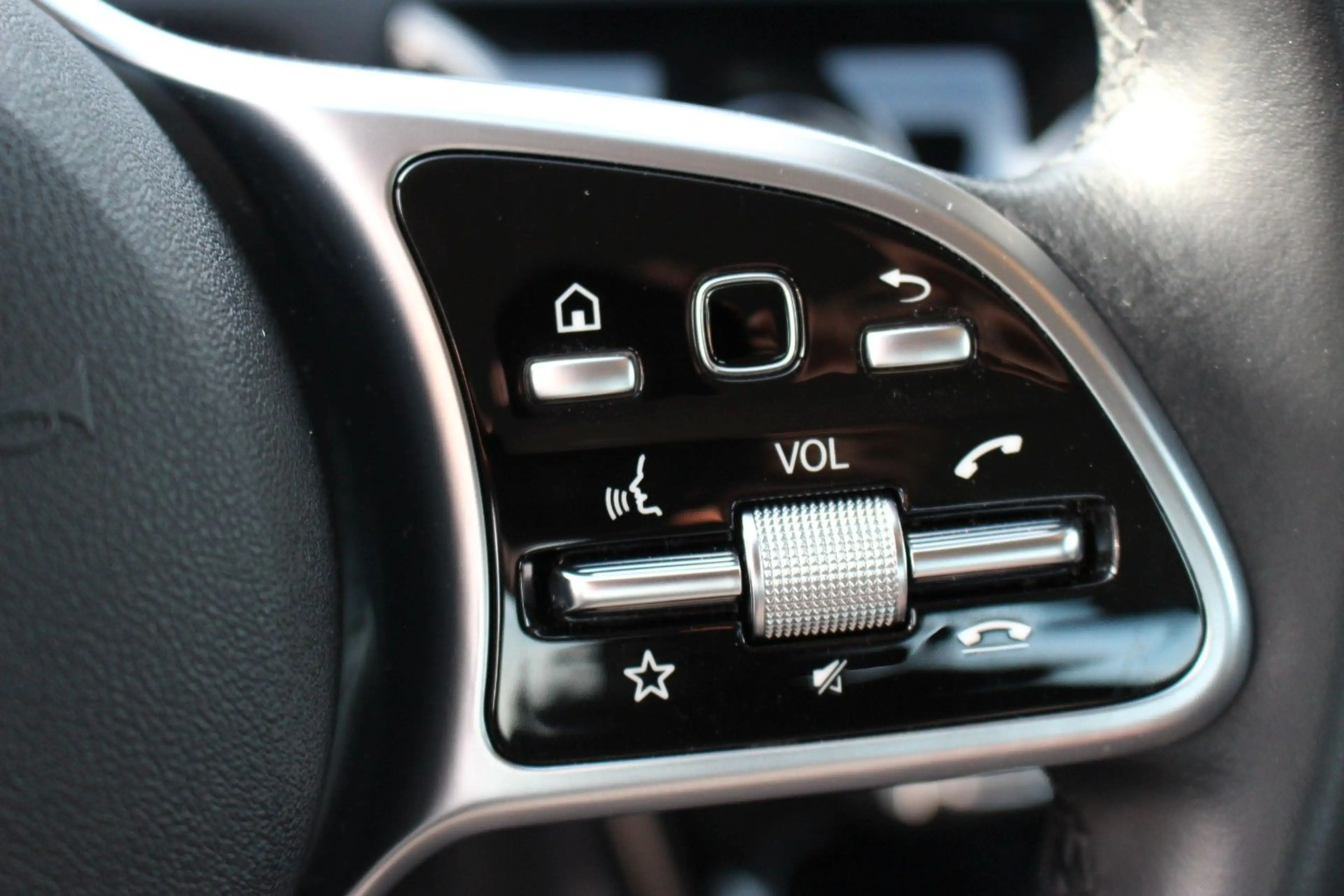 Mercedes-Benz A 180 /VOLL SHEFT/KLIMA/SHZ/PDC/TEMP/NAVI/8FACH/ — photo 14