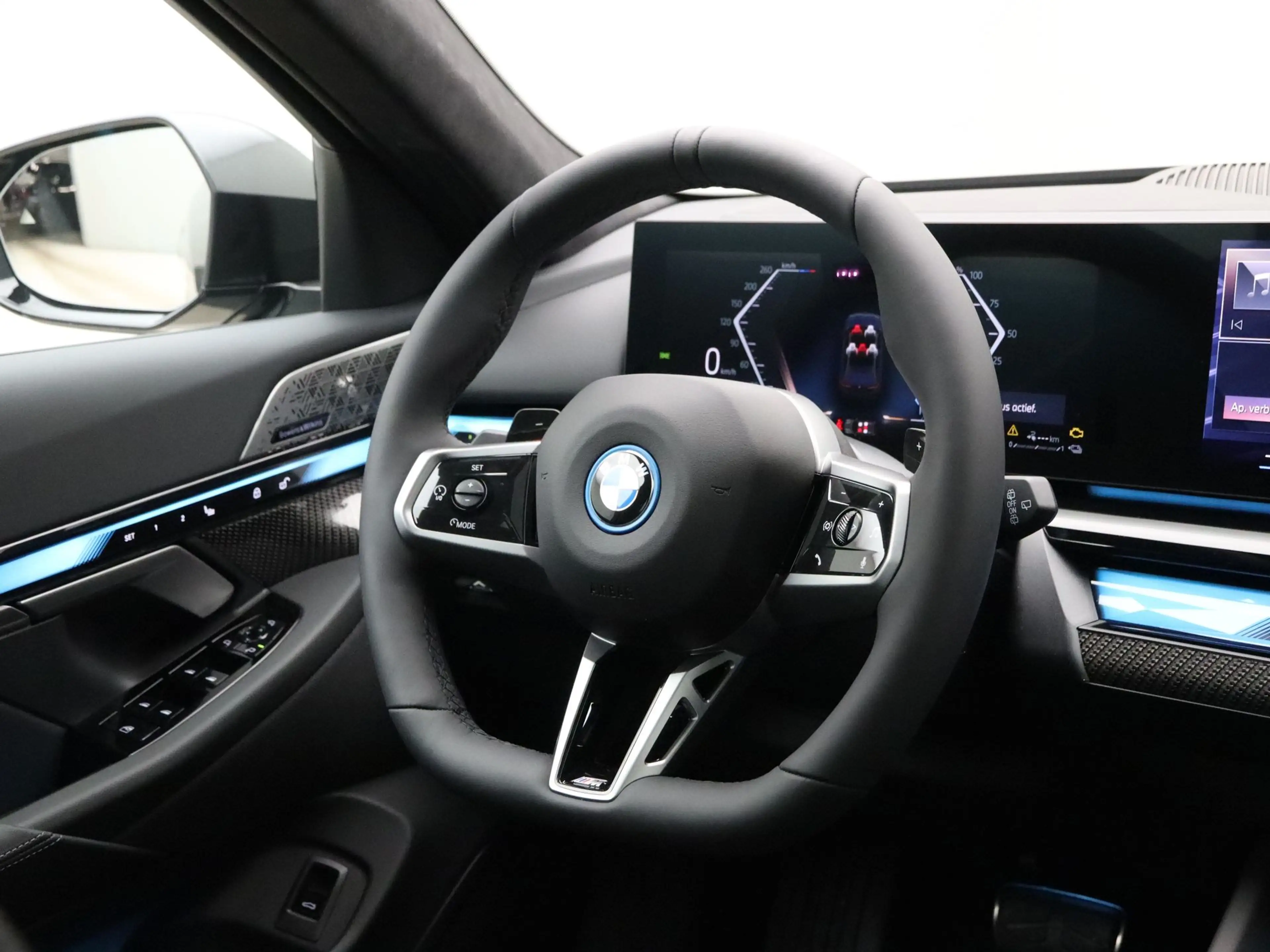 BMW 550 5 serie Touring 550e xDrive — photo 2