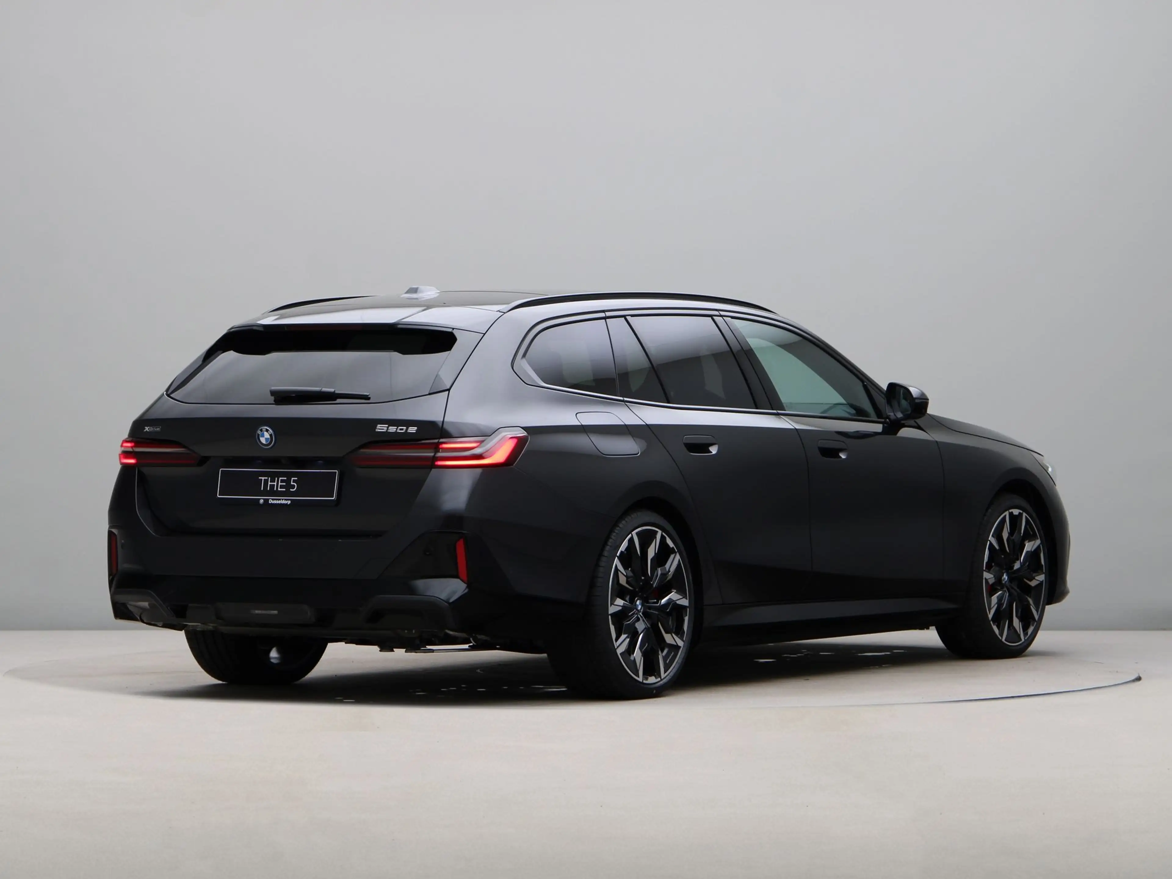 BMW 550 5 serie Touring 550e xDrive — photo 9