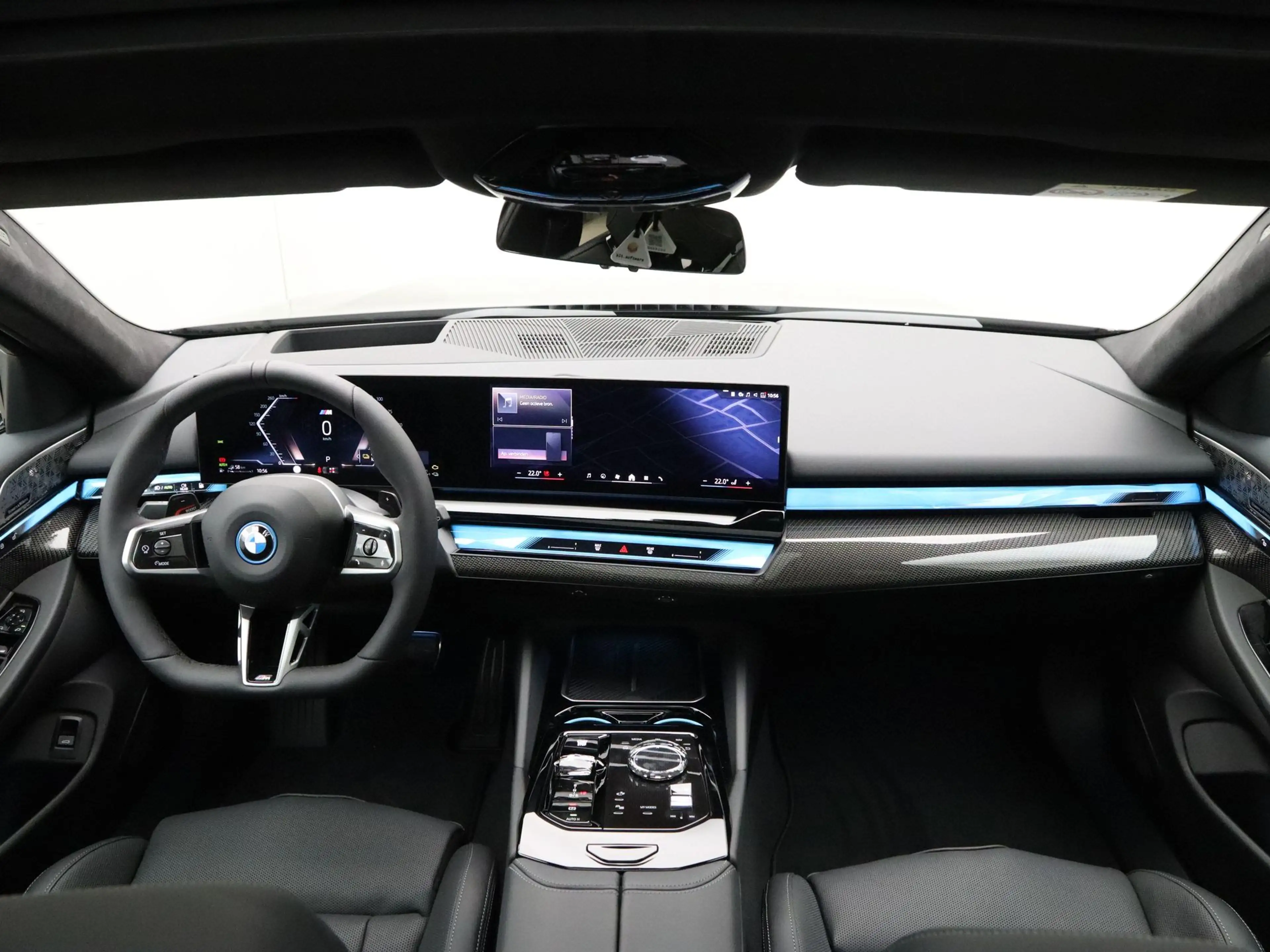 BMW 550 5 serie Touring 550e xDrive — photo 13