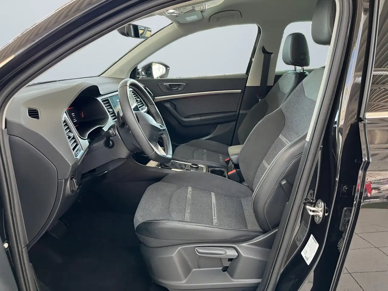 SEAT Ateca Xperience 1.5 TSI DSG Tempomat+Navigation 7